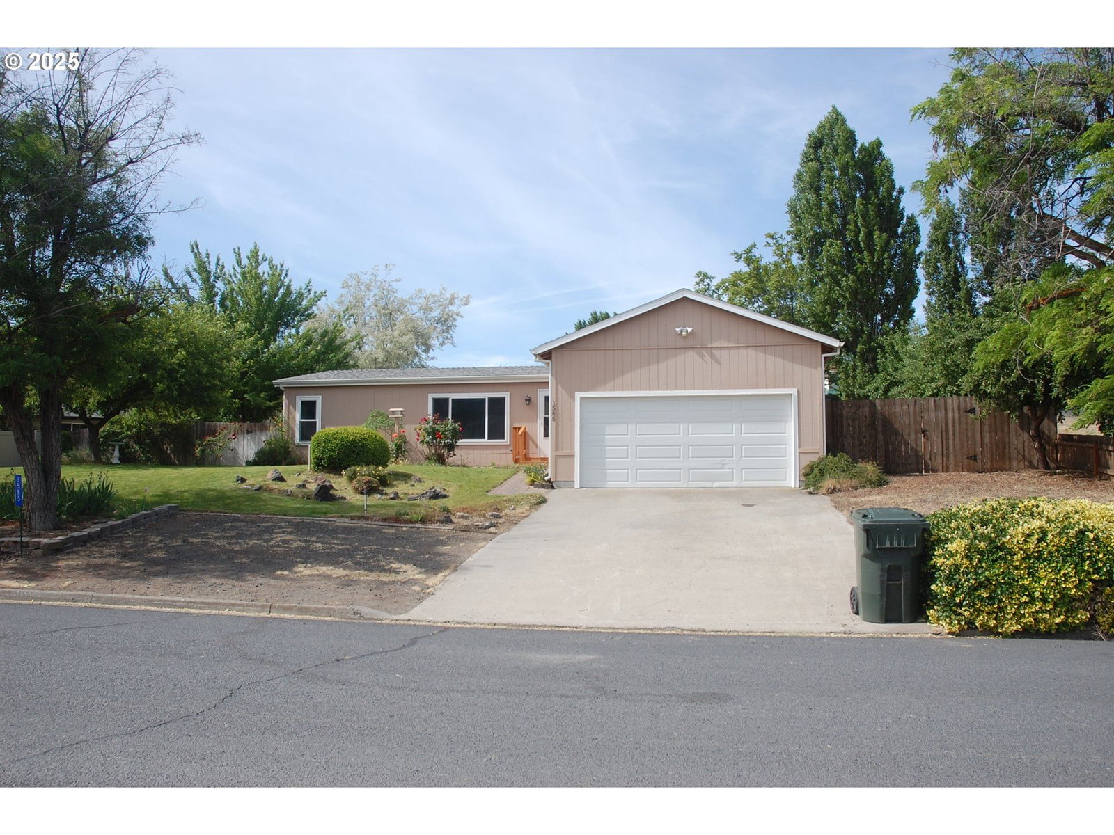Listing photo 1 of 1