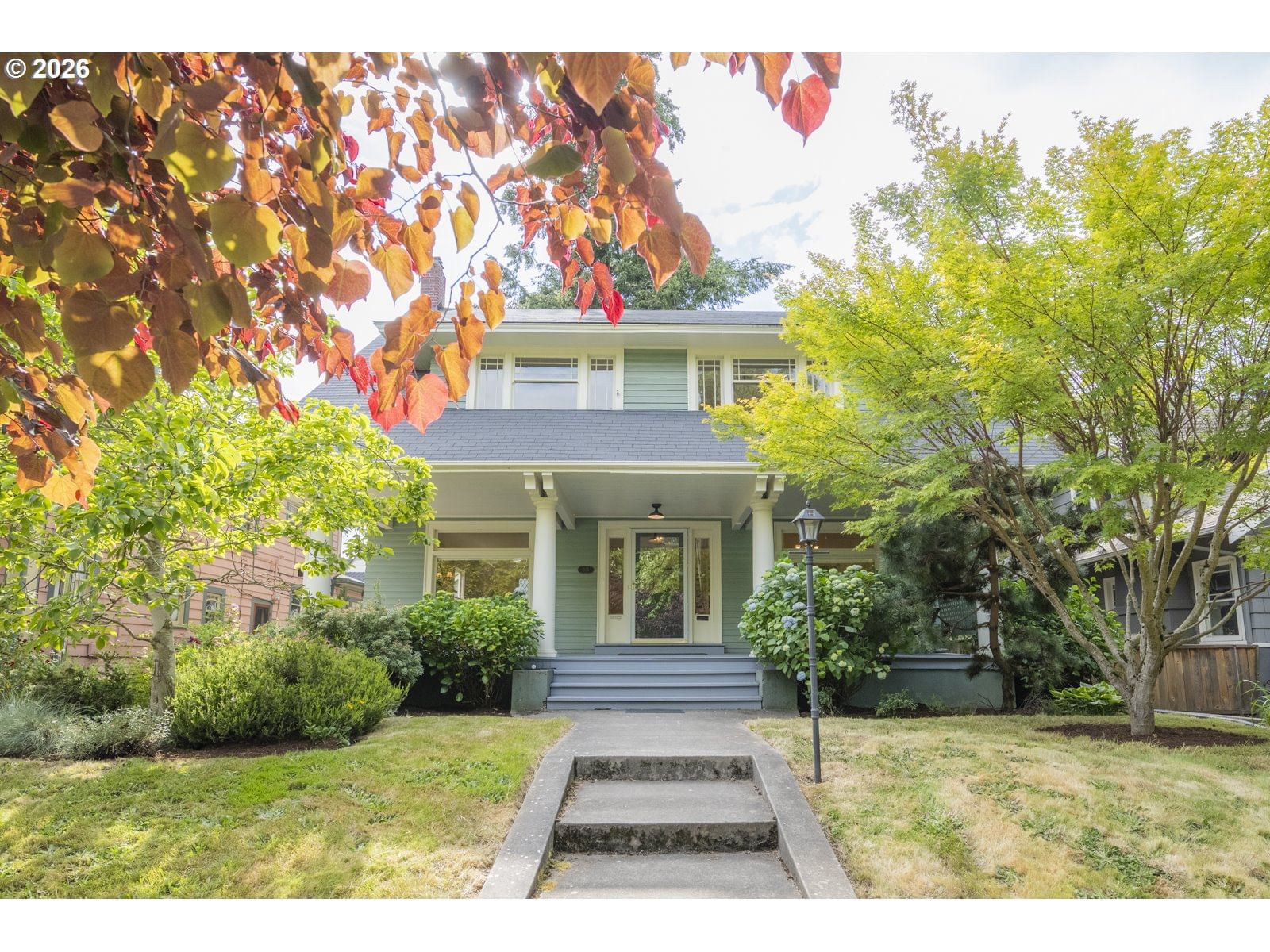 515 NE FLORAL PL