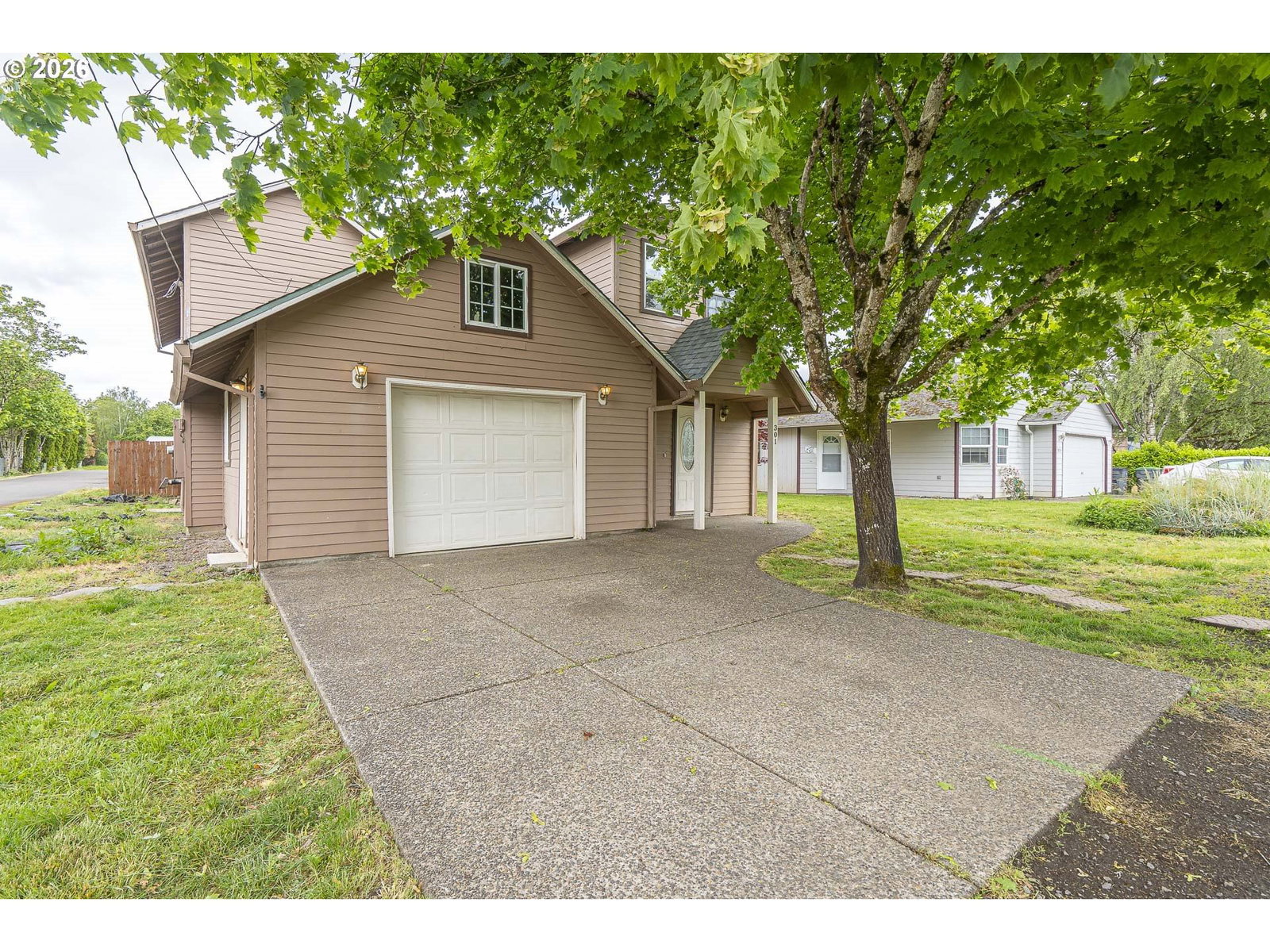 Listing photo 1 of 6