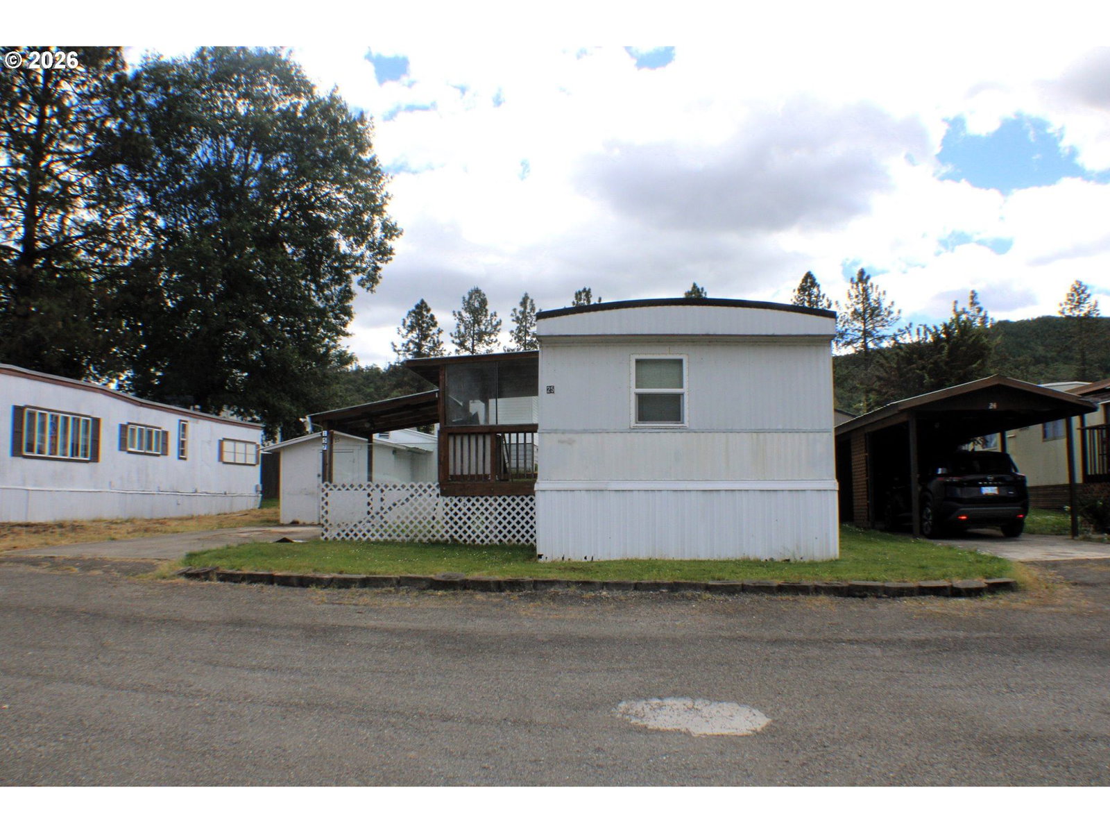 Listing photo 1 of 6
