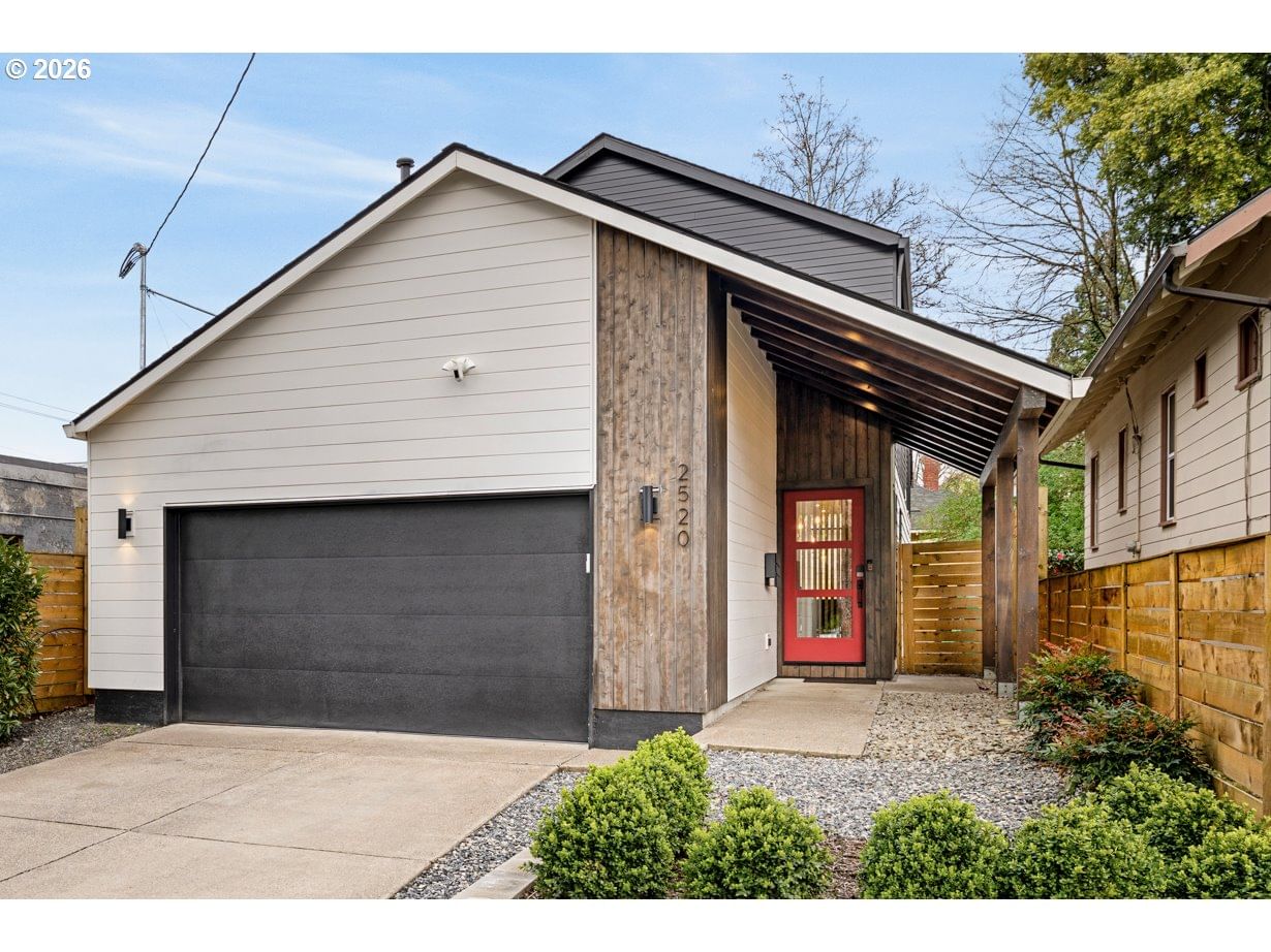 Primary listing photo, 2520 SE 35TH PL, Portland, OR, 97202