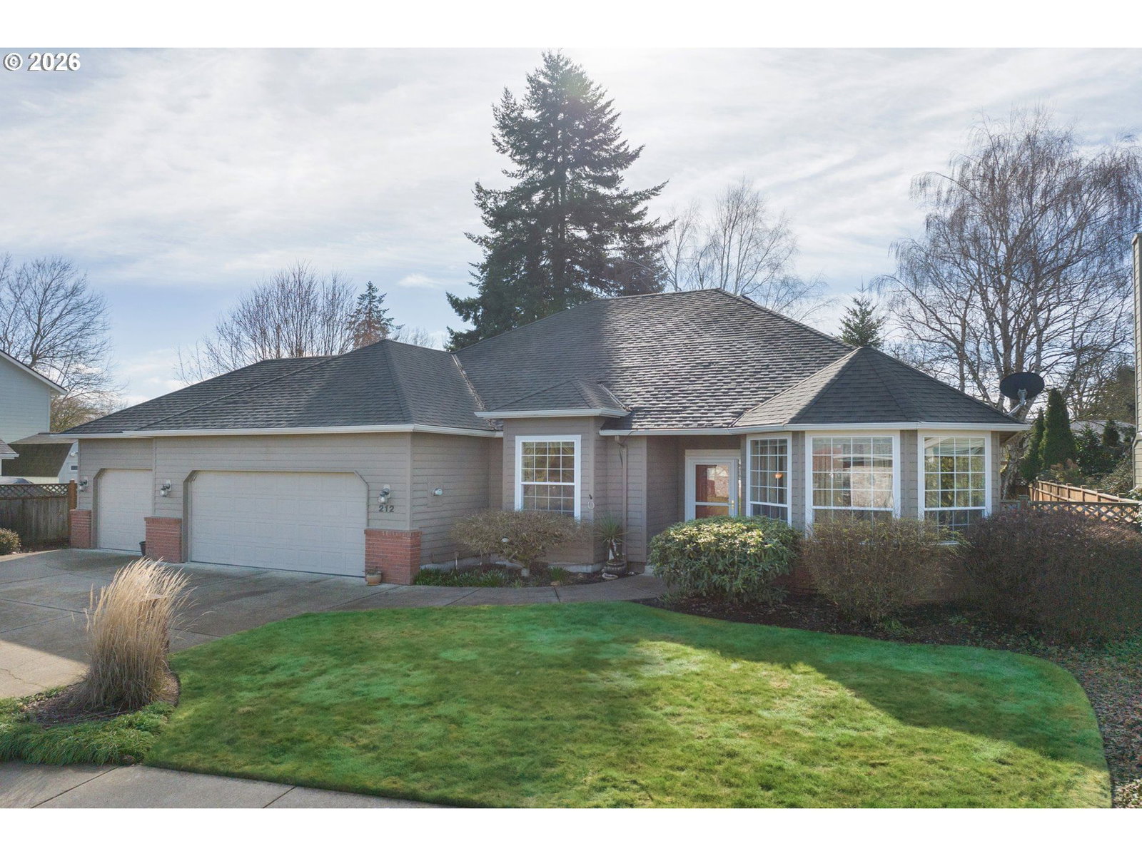 Primary listing photo, 212 CHIMNEY ROCK LN, Eugene, OR, 97404