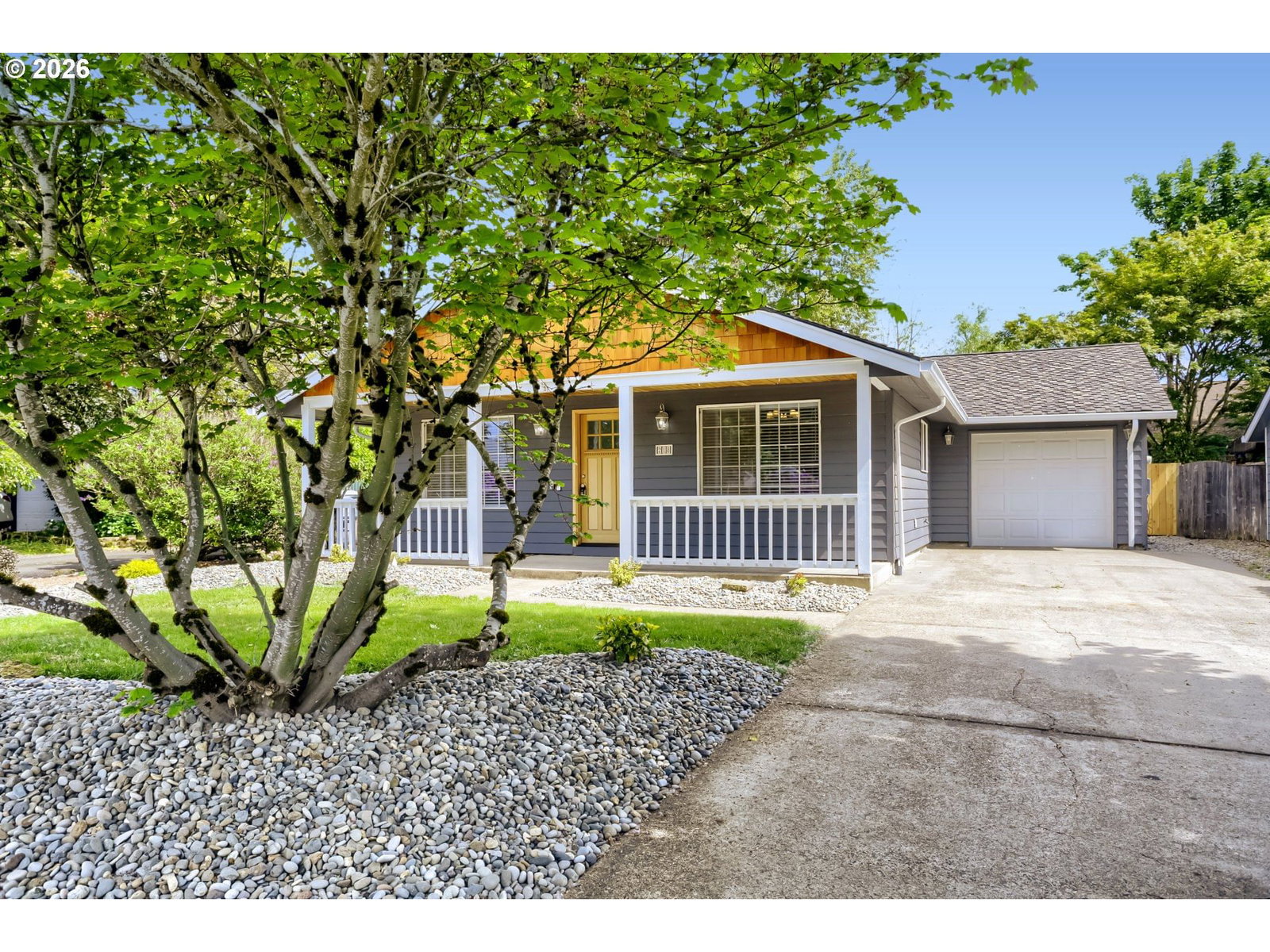 Listing photo 1 of 6