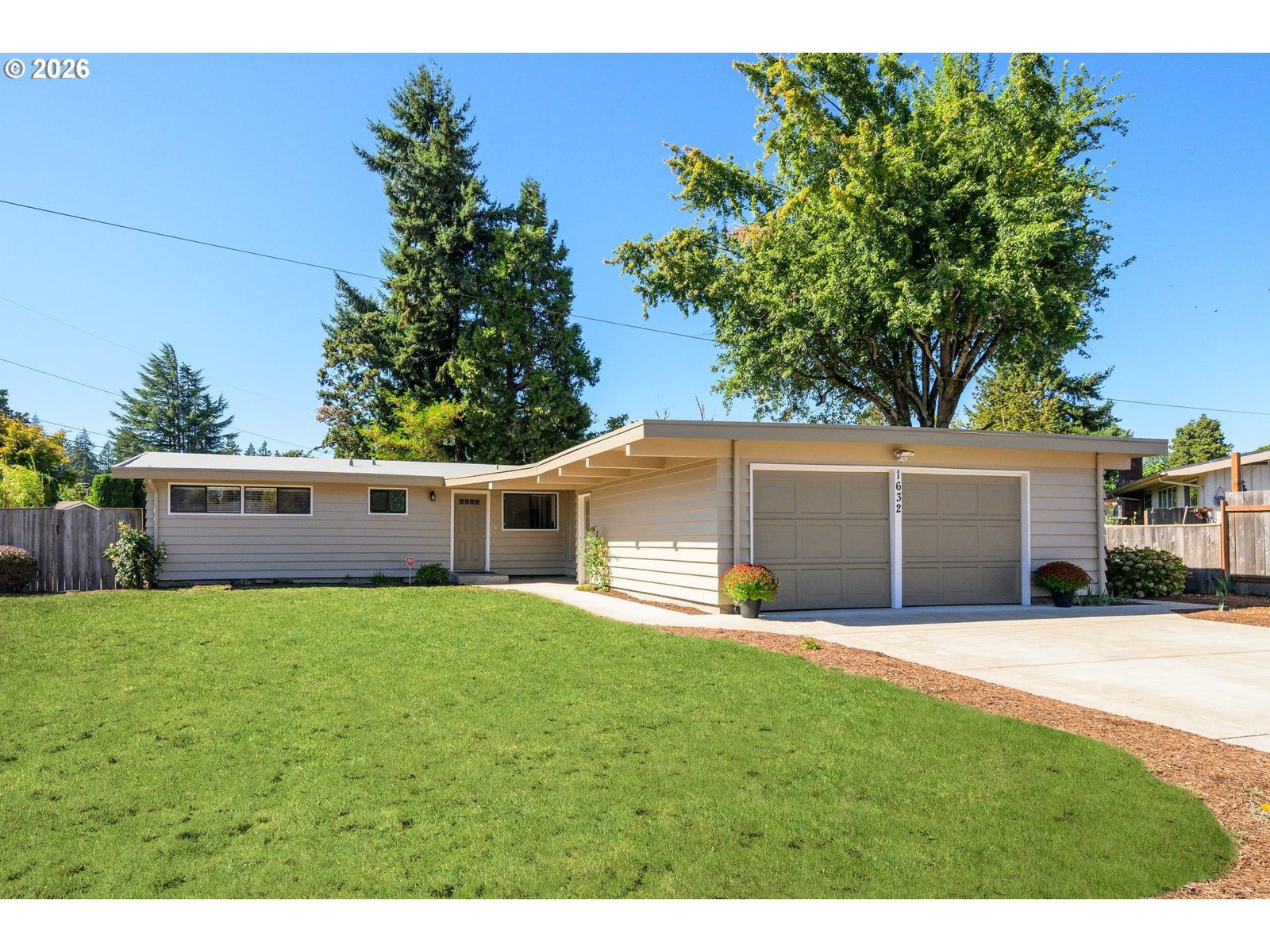 Primary listing photo, 1632 LARKSPUR LOOP, Eugene, OR, 97401