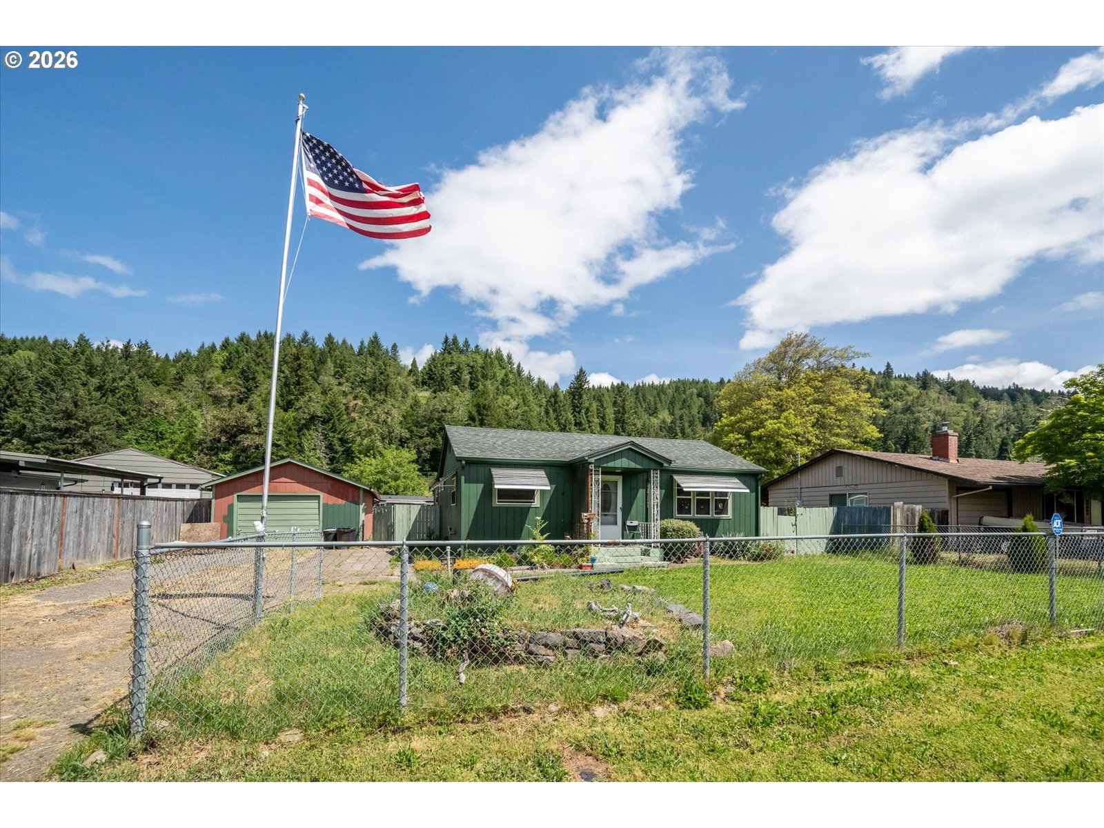 Listing photo 1 of 6