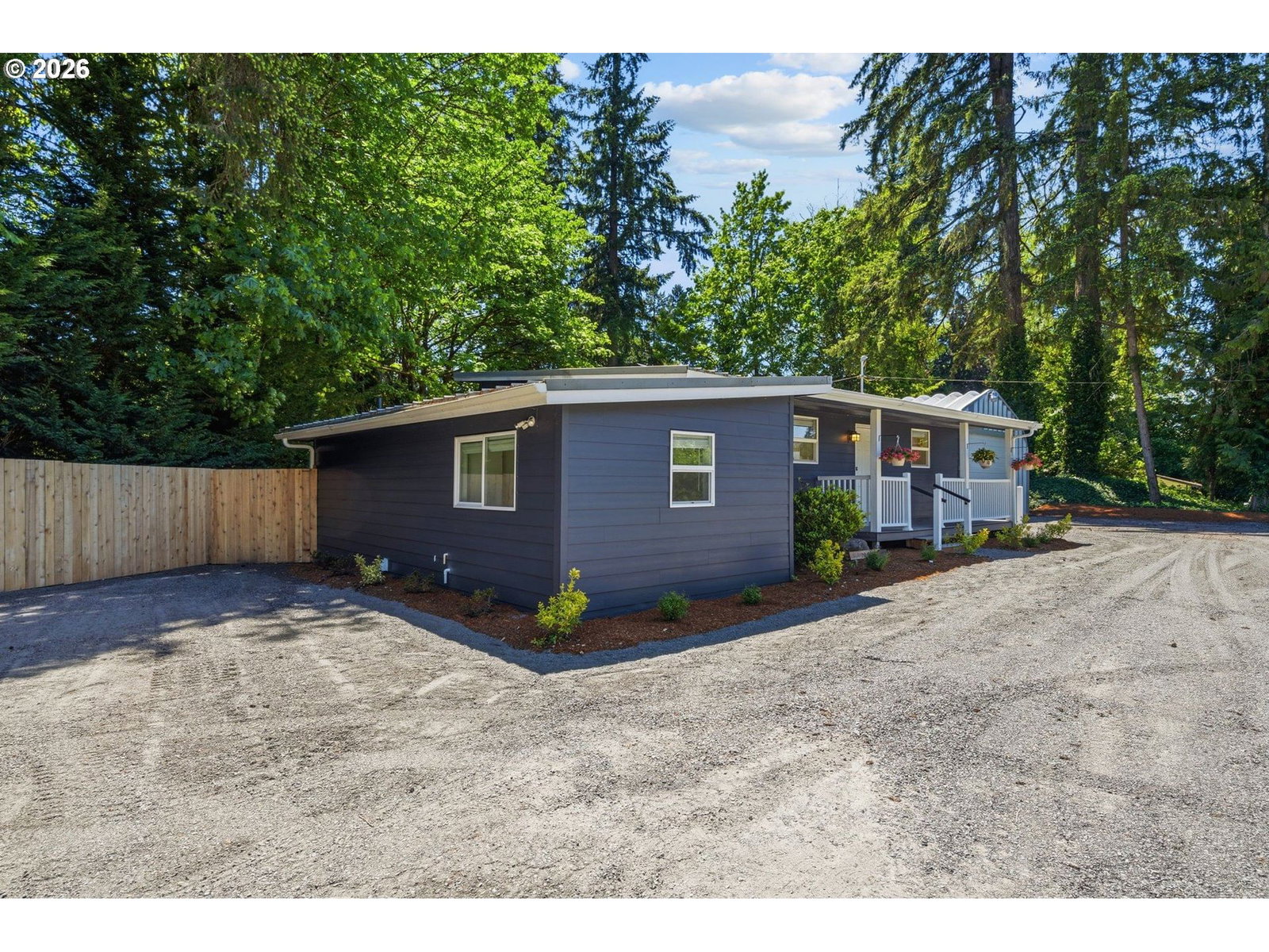 Listing photo 1 of 6