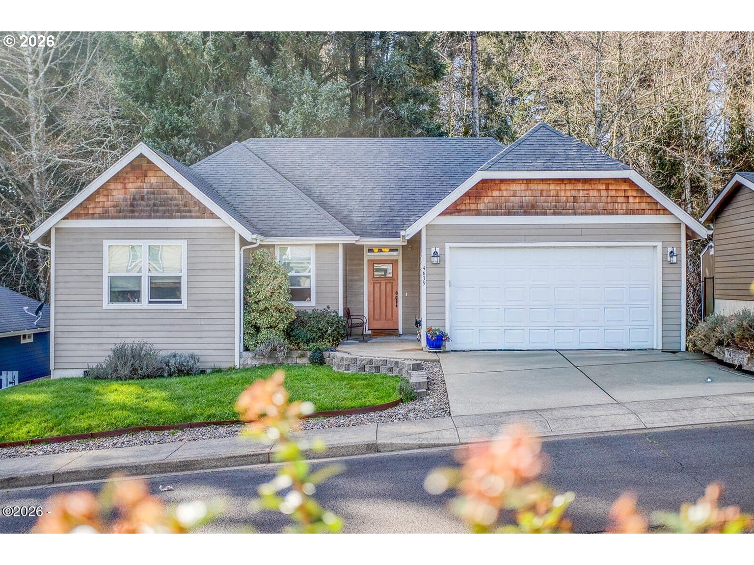 Listing photo 1 of 6