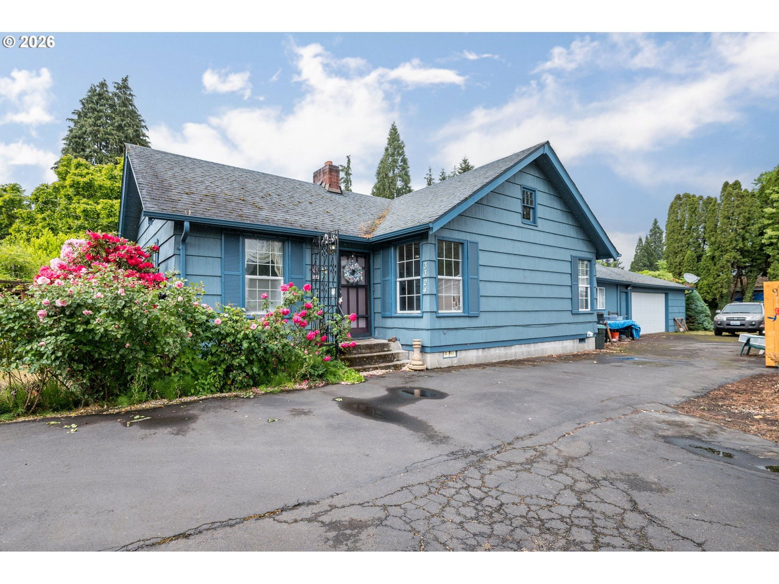 Listing photo 1 of 6