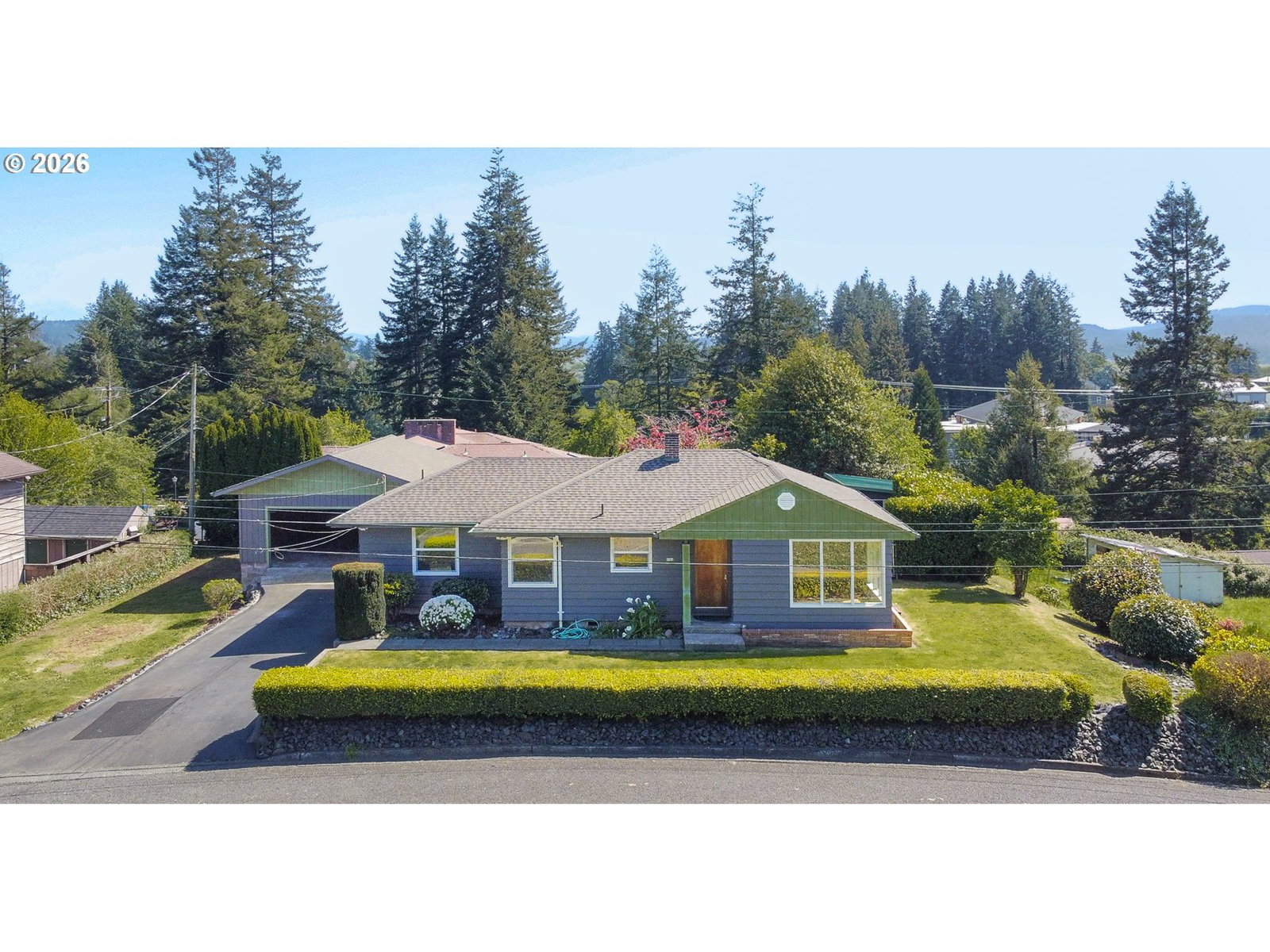 Listing photo 1 of 6