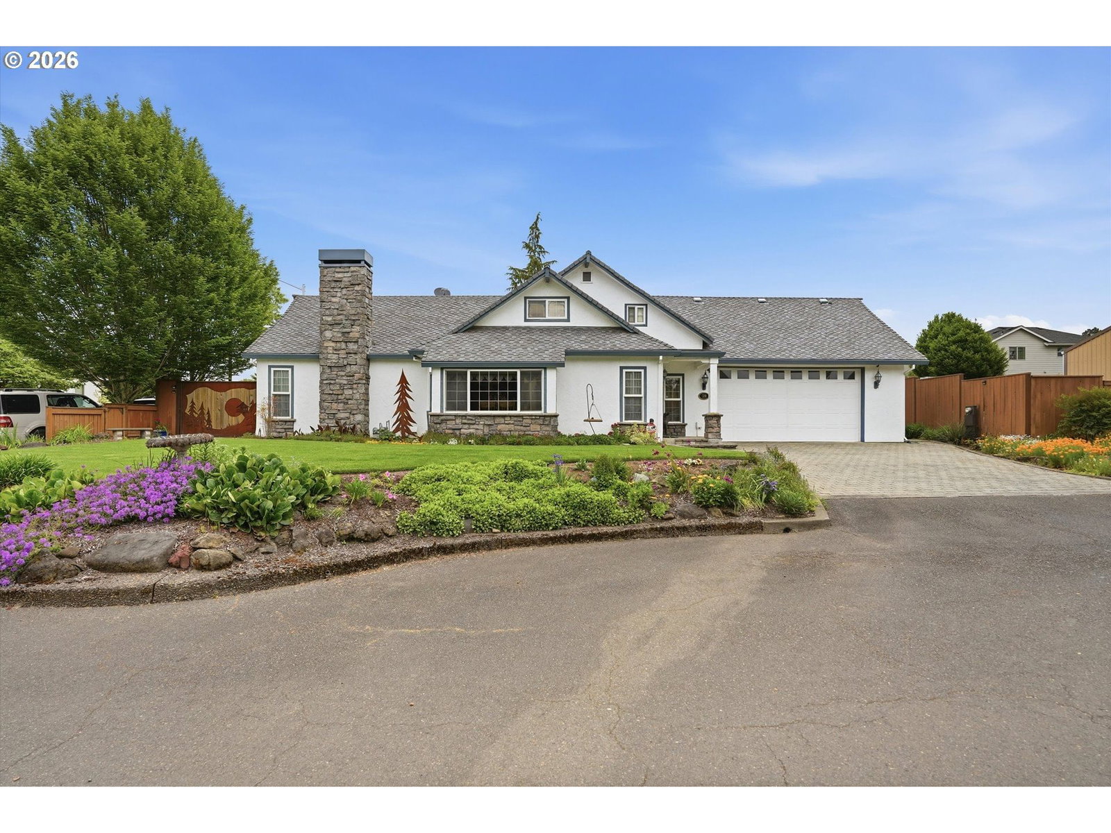 Listing photo 1 of 6