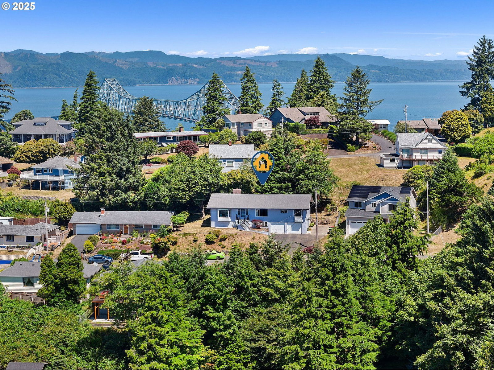 Primary listing photo, 374 W LEXINGTON AVE, Astoria, OR, 97103