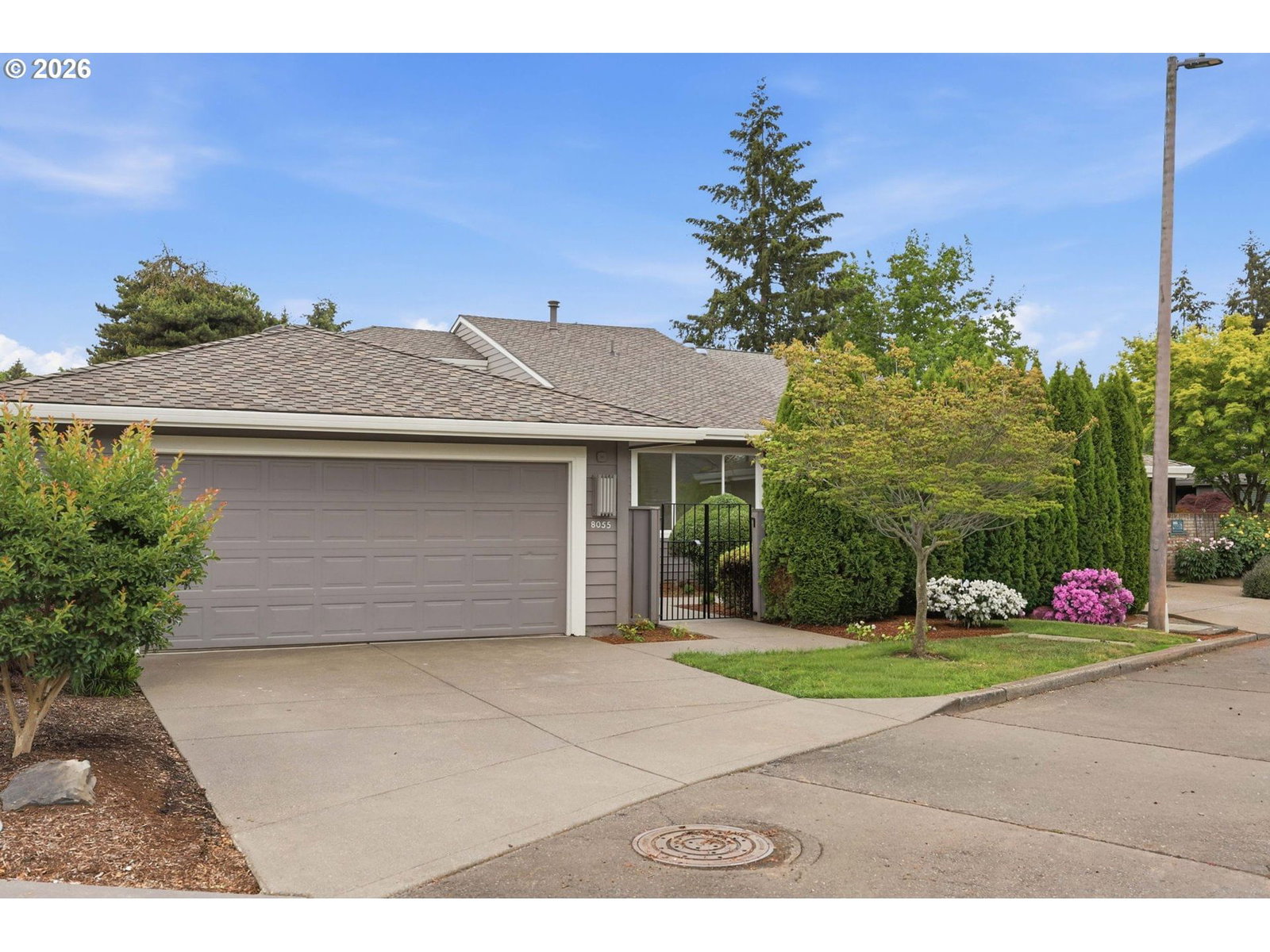 Listing photo 1 of 6