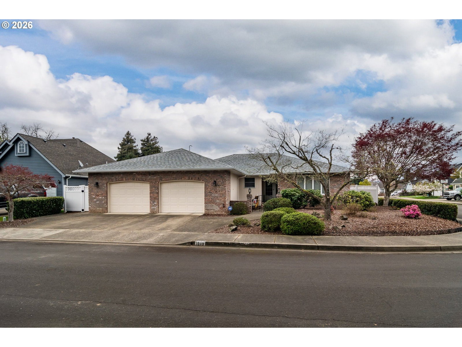 Primary listing photo, 1213 NW RIVERFRONT DR, Roseburg, OR, 97471