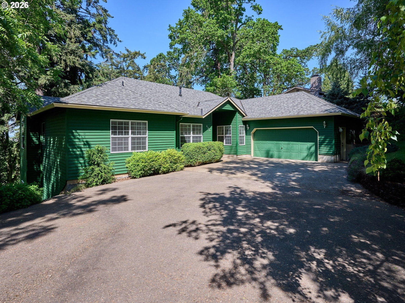 Listing photo 1 of 6