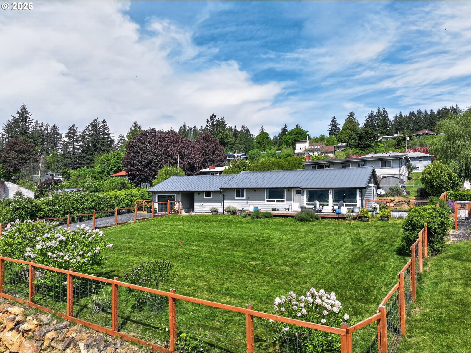 Listing photo 1 of 6