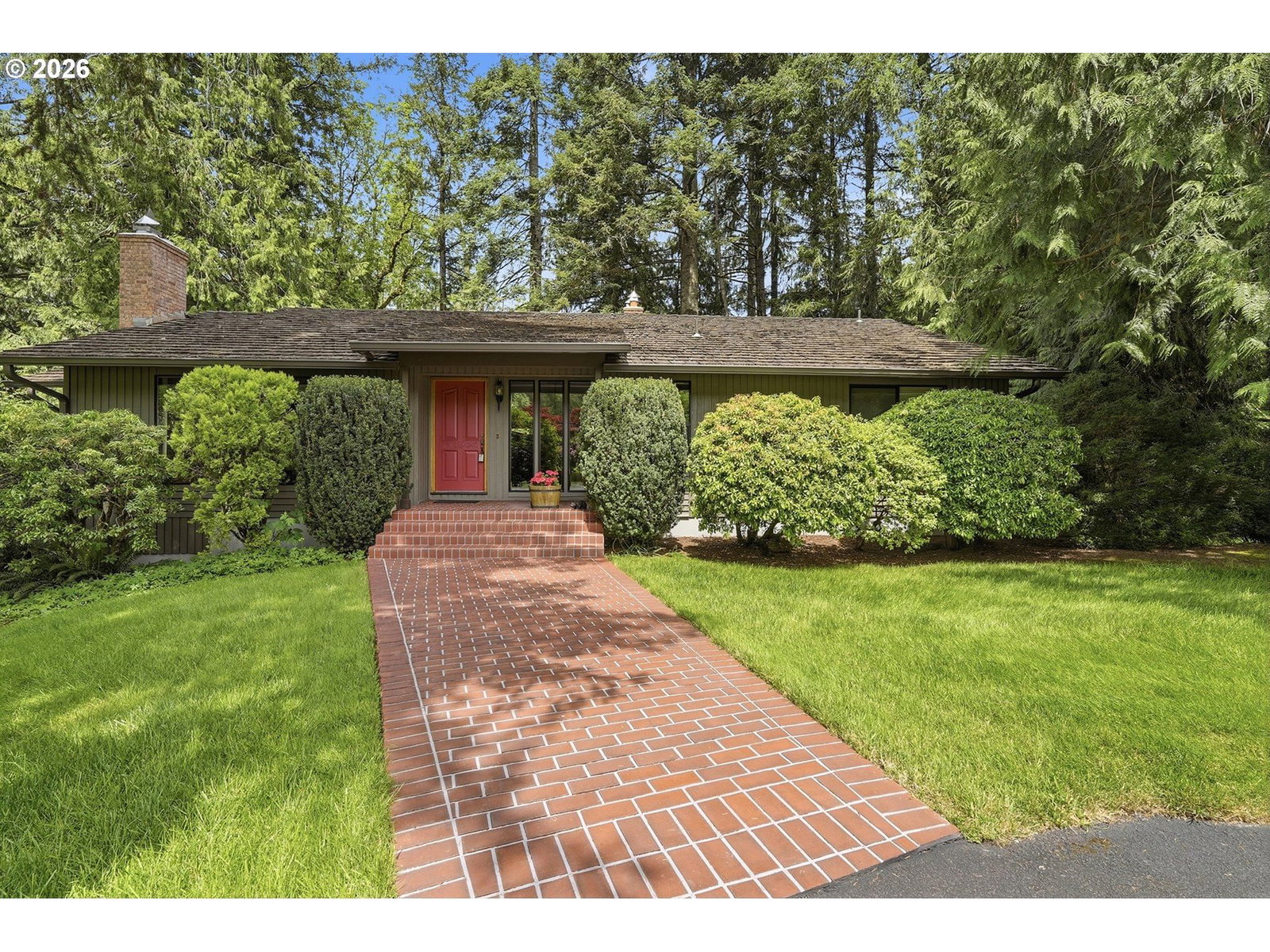 Listing photo 1 of 6