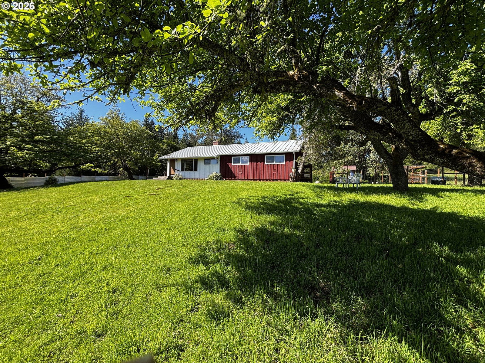 Listing photo 1 of 6