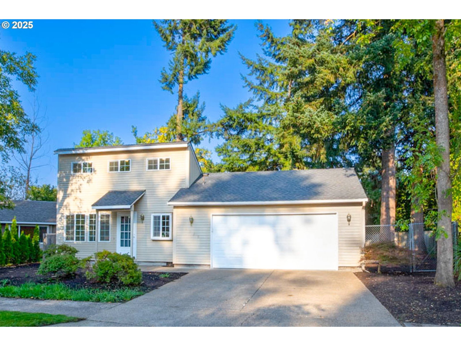 Primary listing photo, 2329 WILLONA PARK, Eugene, OR, 97408