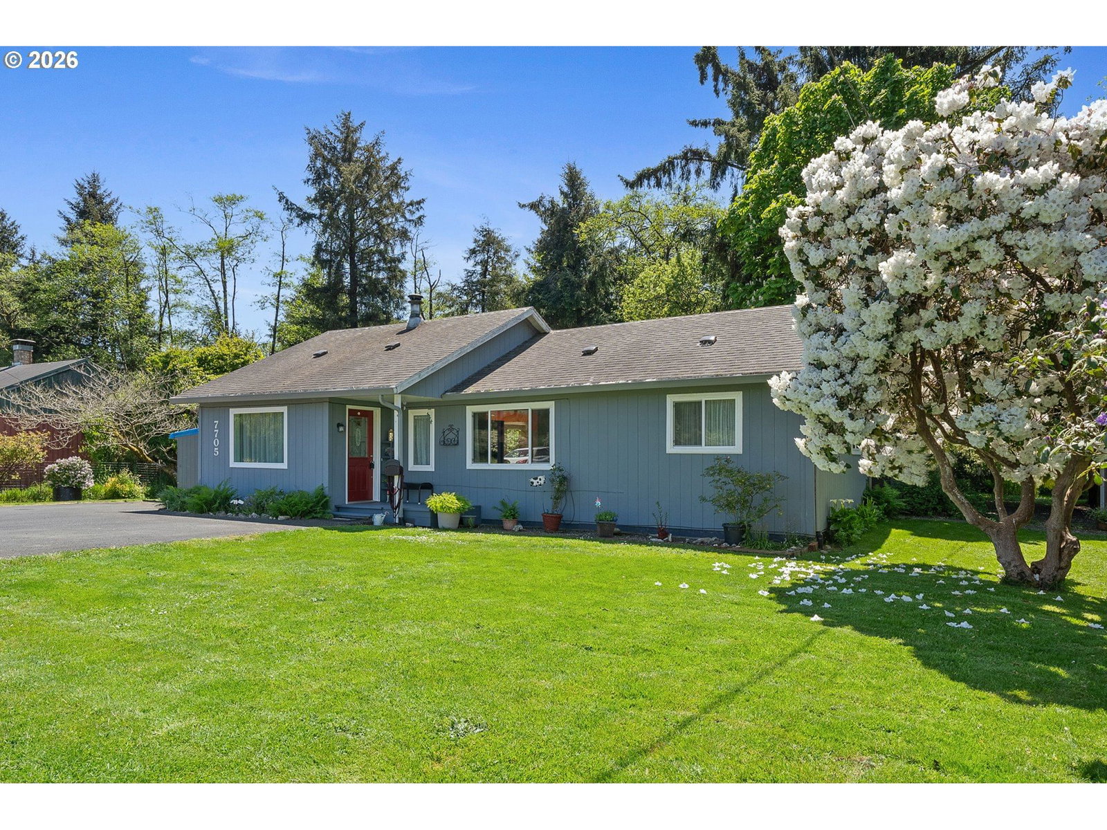 Listing photo 1 of 6