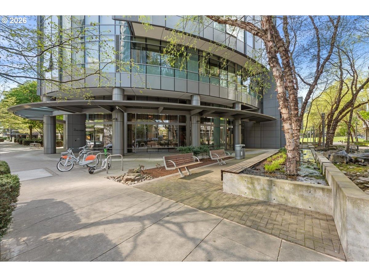 Listing photo 1 of 6