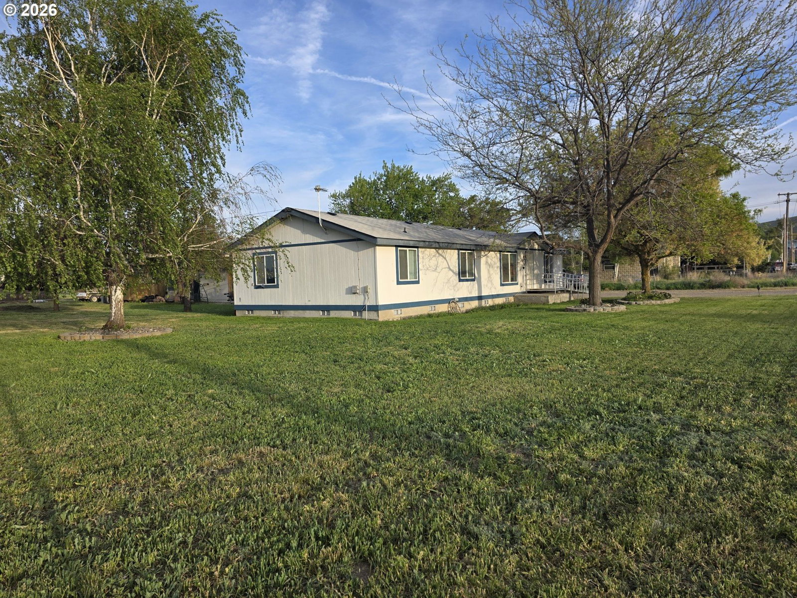 Listing photo 1 of 6