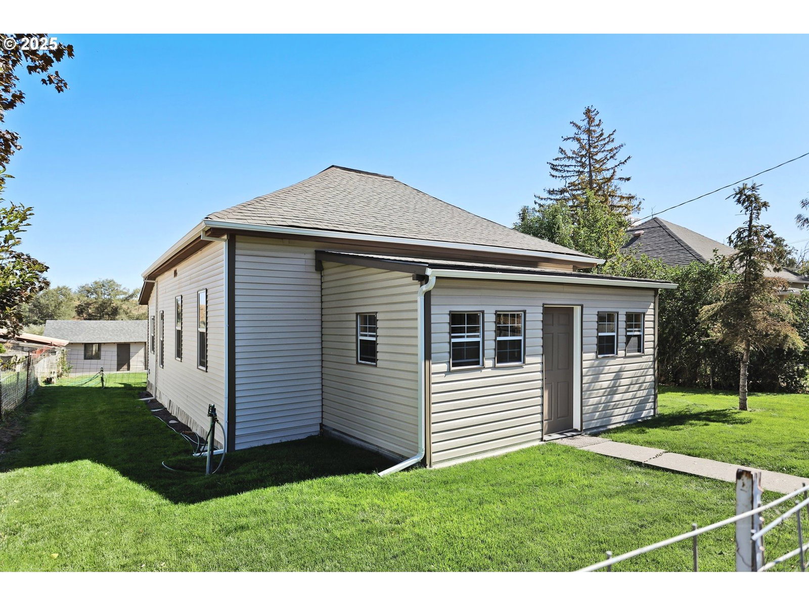 Listing photo 1 of 6