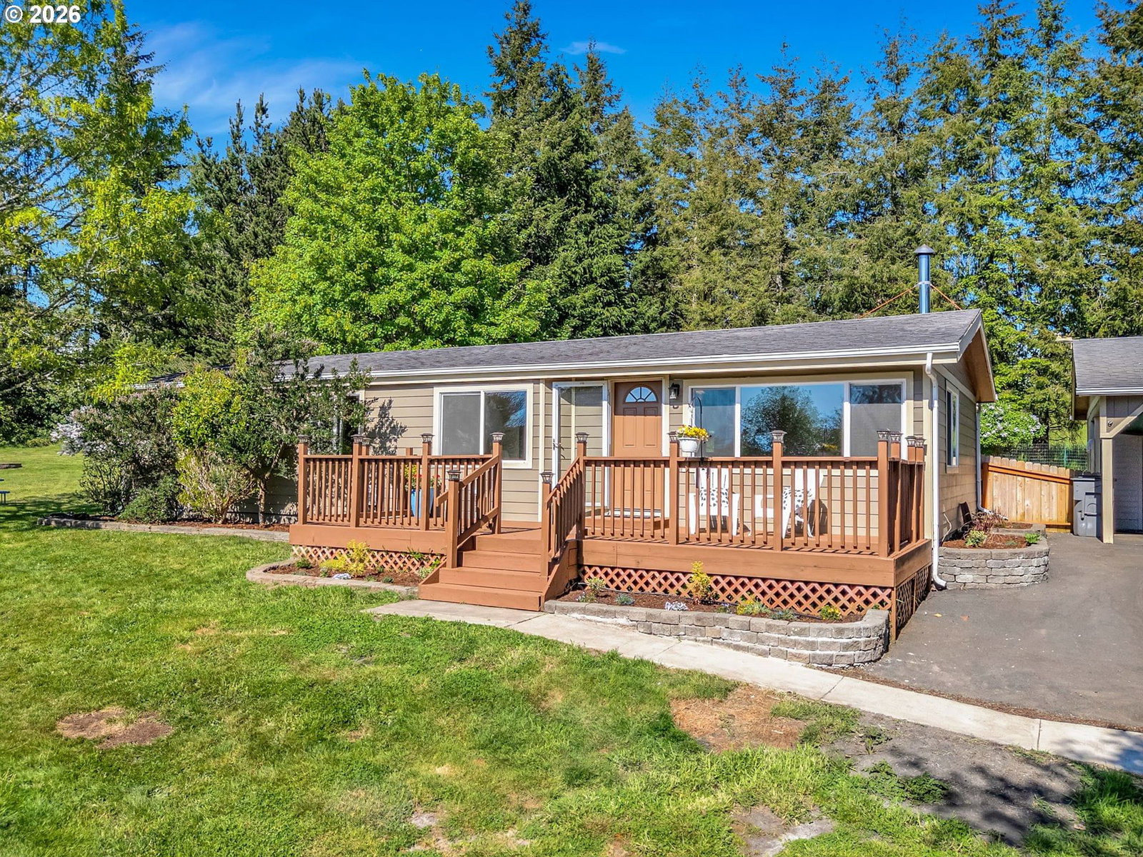 Listing photo 1 of 6