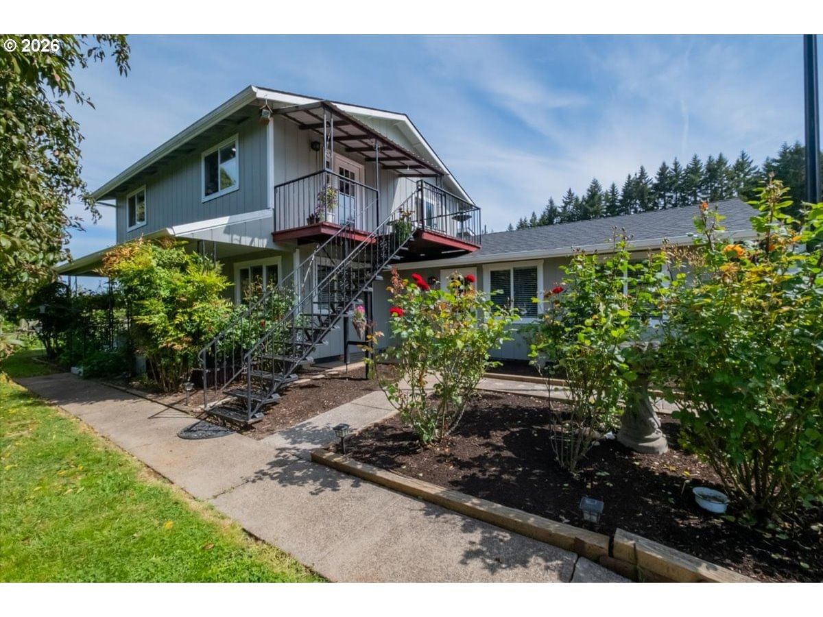 Listing photo 1 of 6