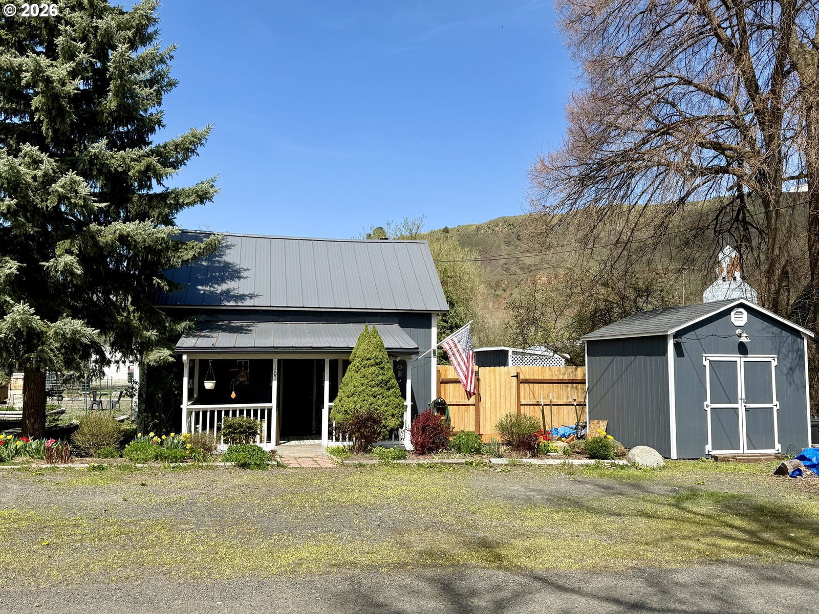Listing photo 1 of 6