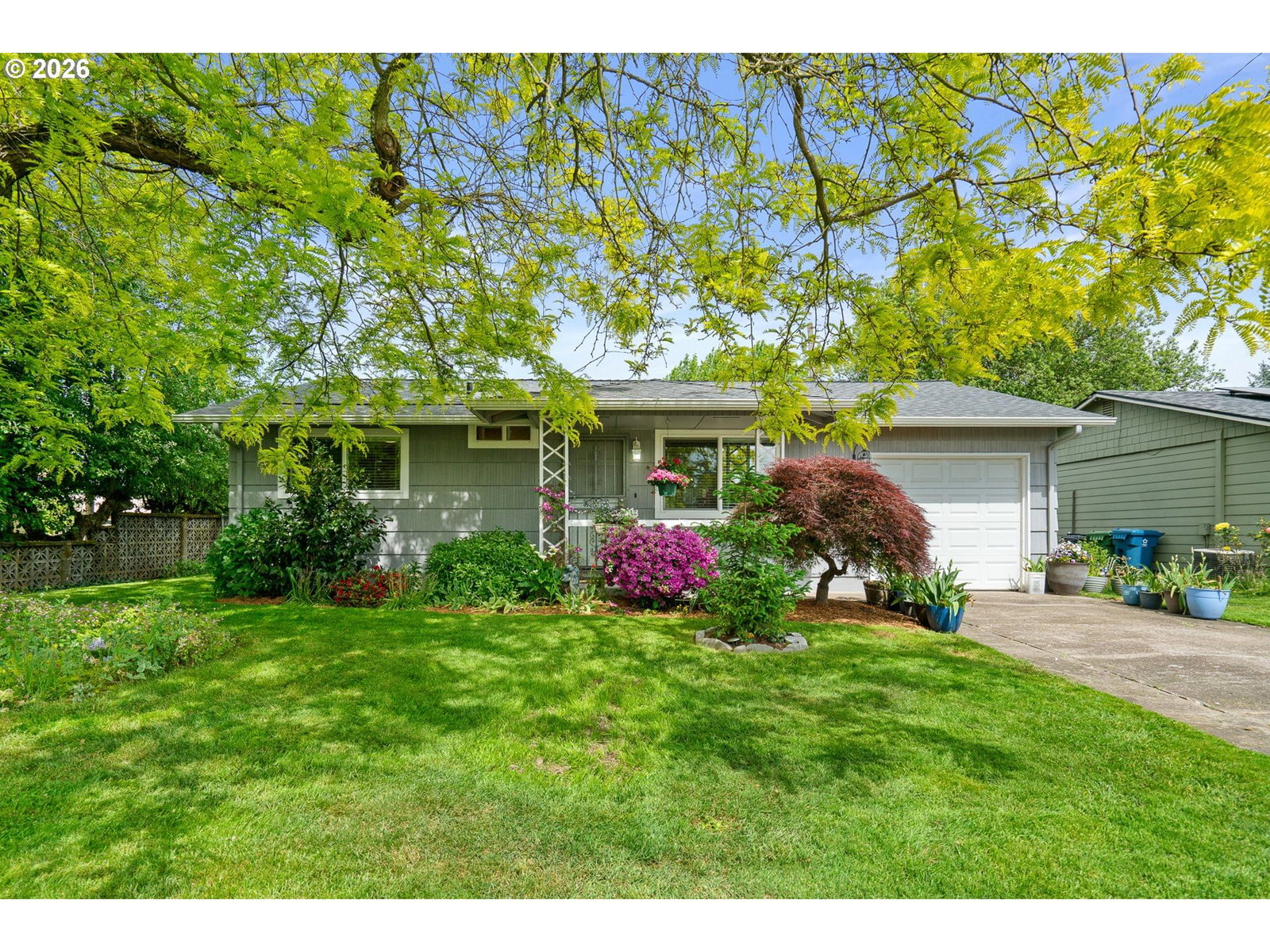Listing photo 1 of 6