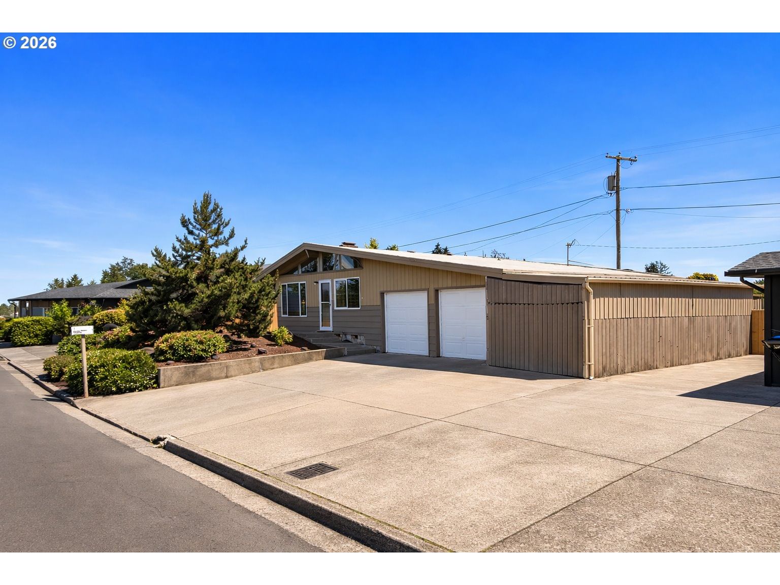 Primary listing photo, 1091 Longridge DR, Springfield, OR, 97478