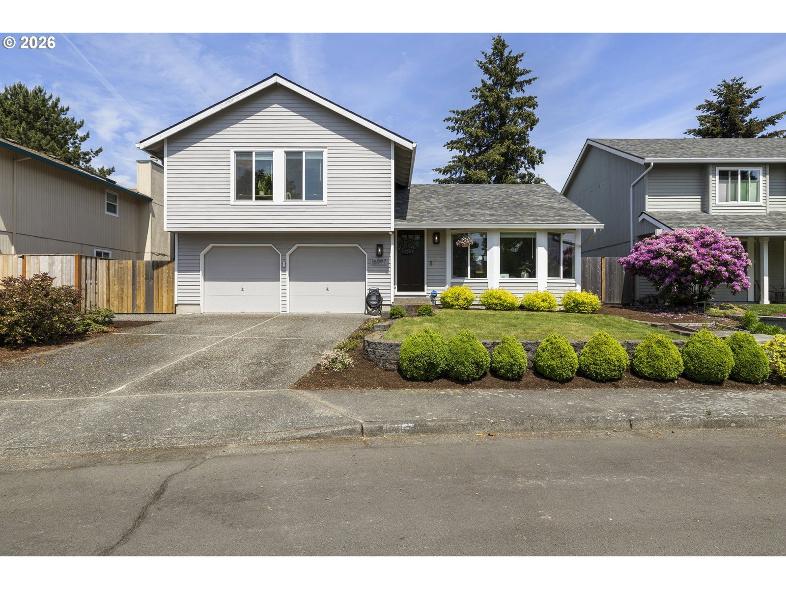 Listing photo 1 of 6