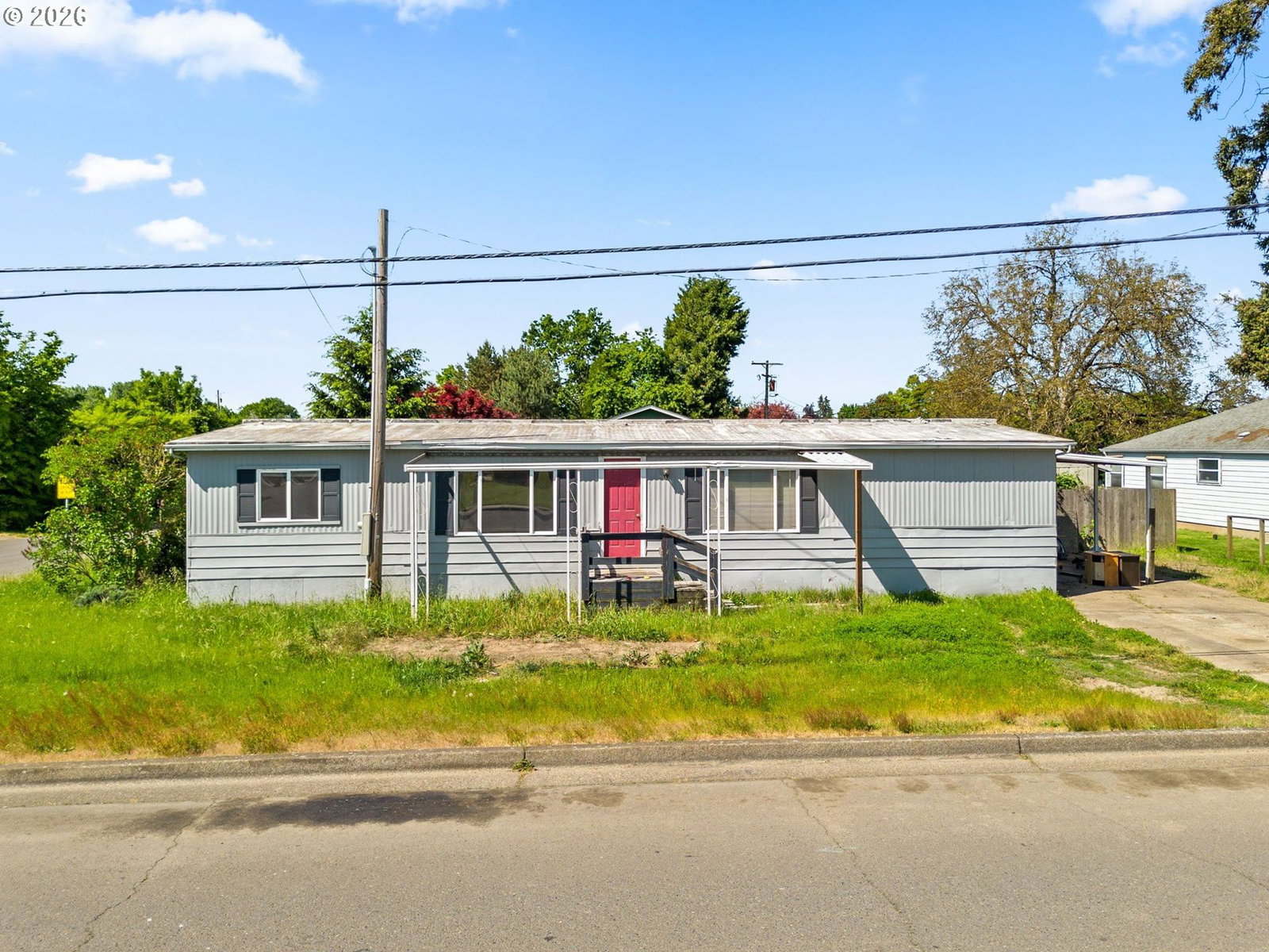 Listing photo 1 of 6