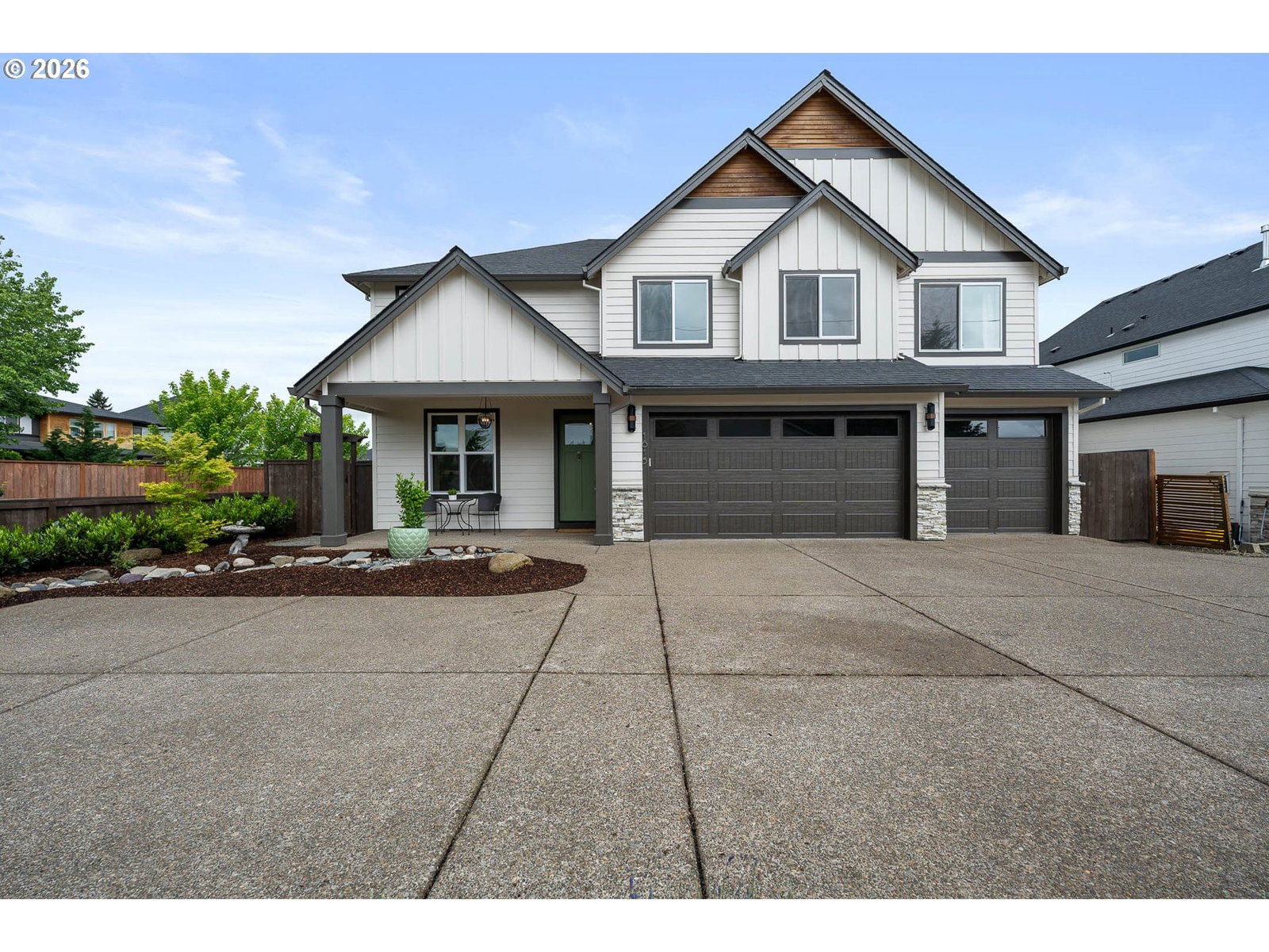 Listing photo 1 of 6