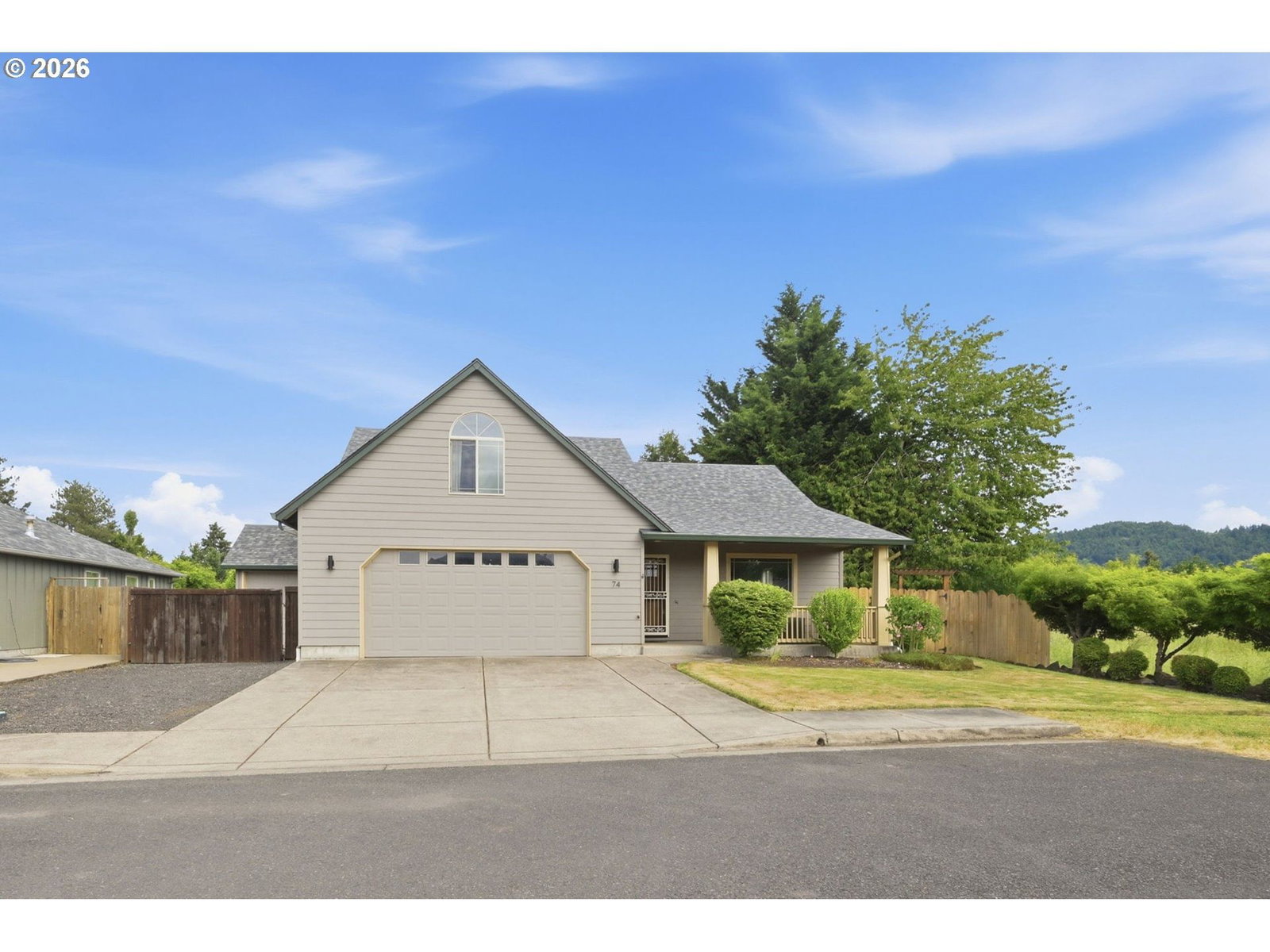 Listing photo 1 of 6