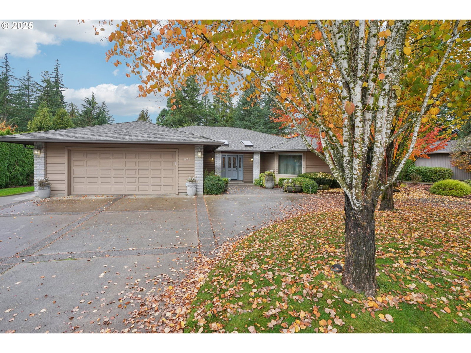 Primary listing photo, 1875 NW DORAL ST, McMinnville, OR, 97128