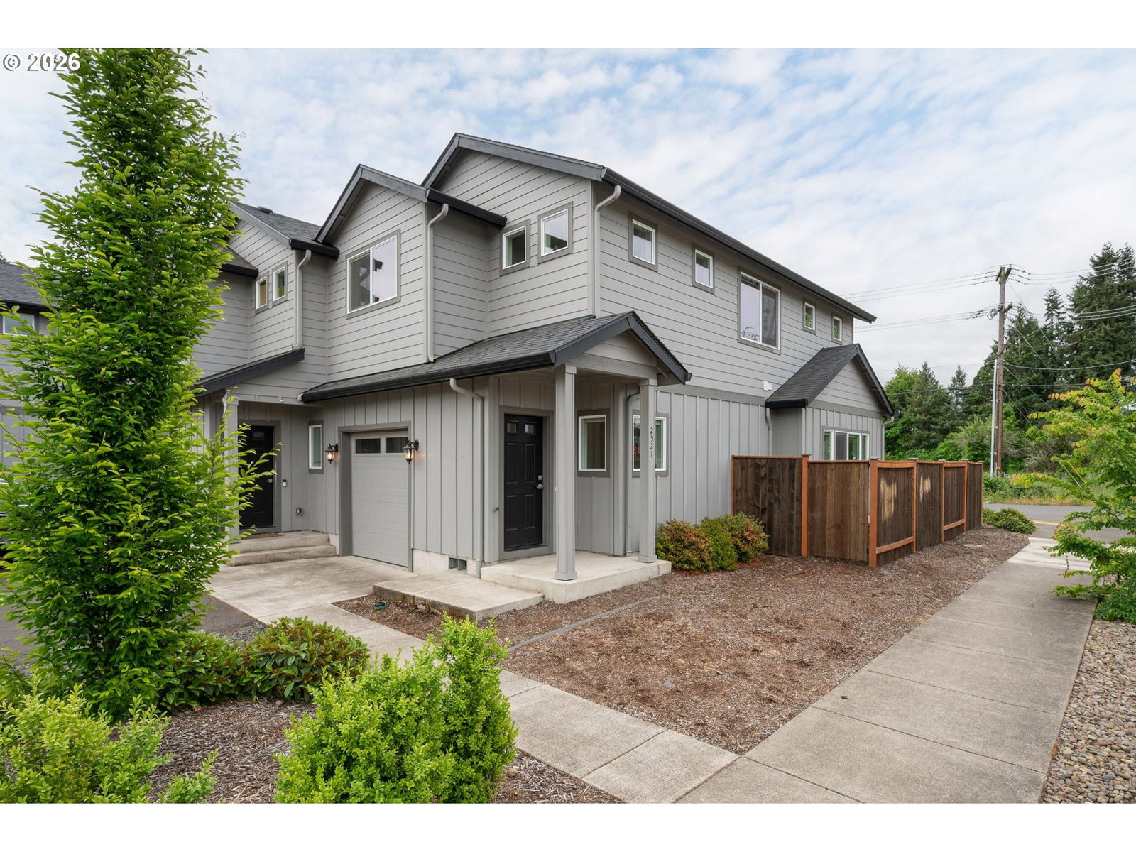 Listing photo 1 of 6