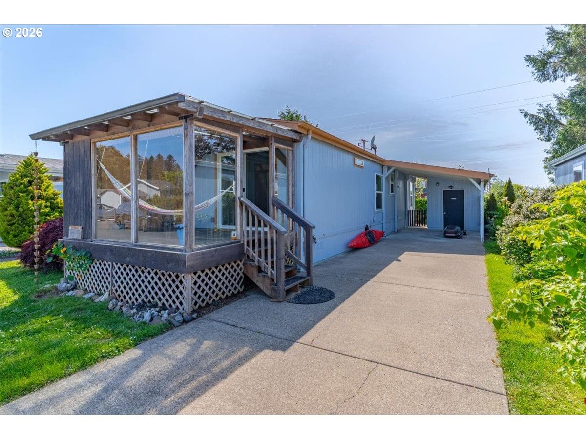 Listing photo 1 of 6
