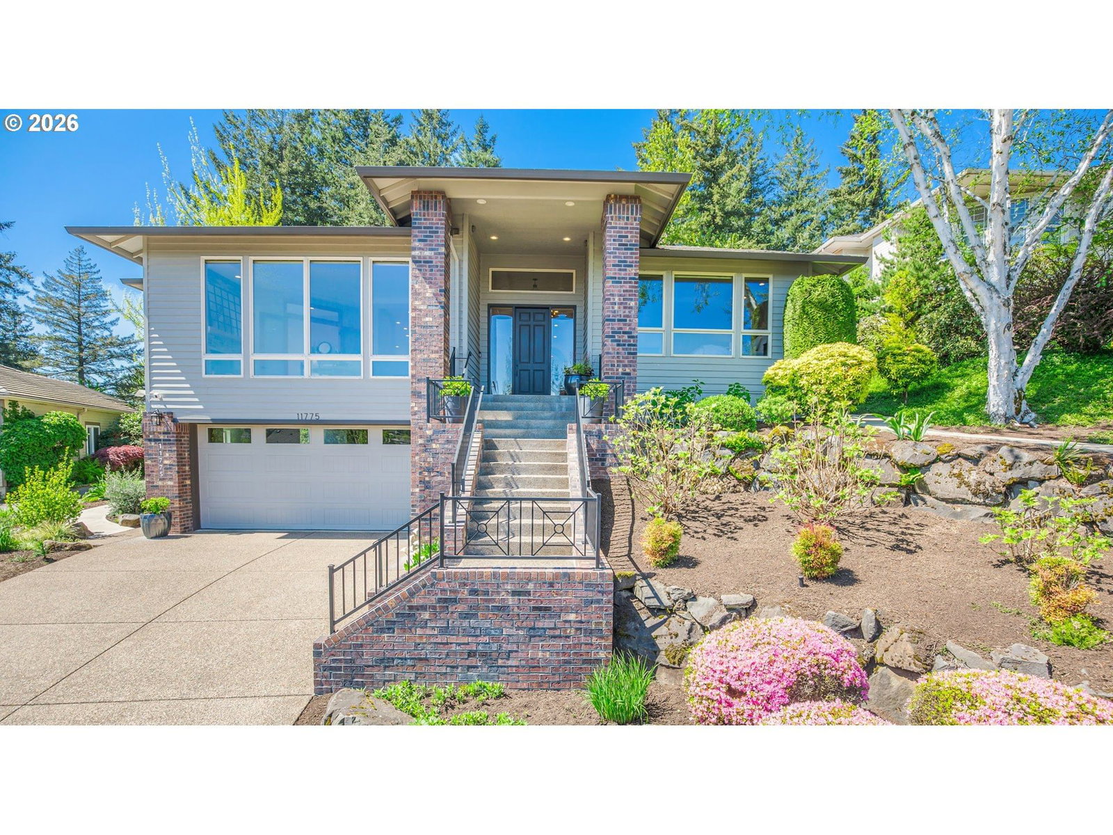Listing photo 1 of 6