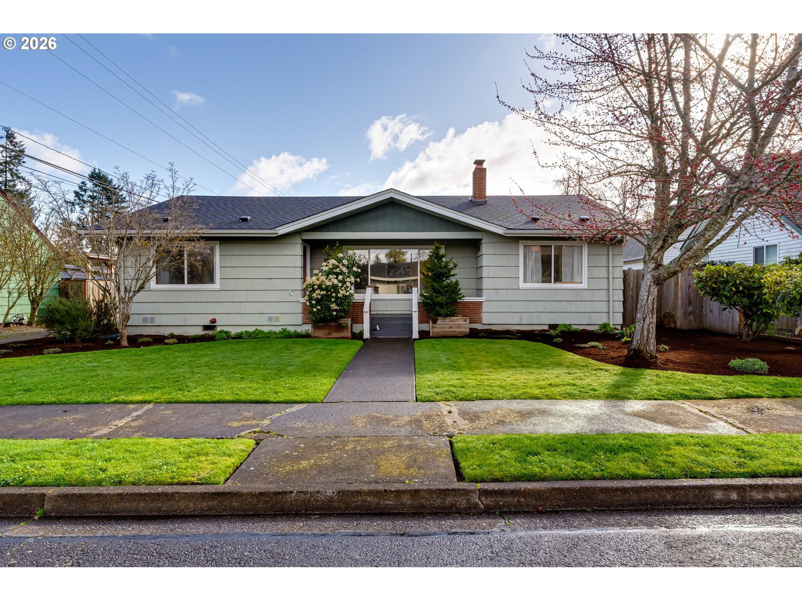 Primary listing photo, 525 10TH ST, Springfield, OR, 97477