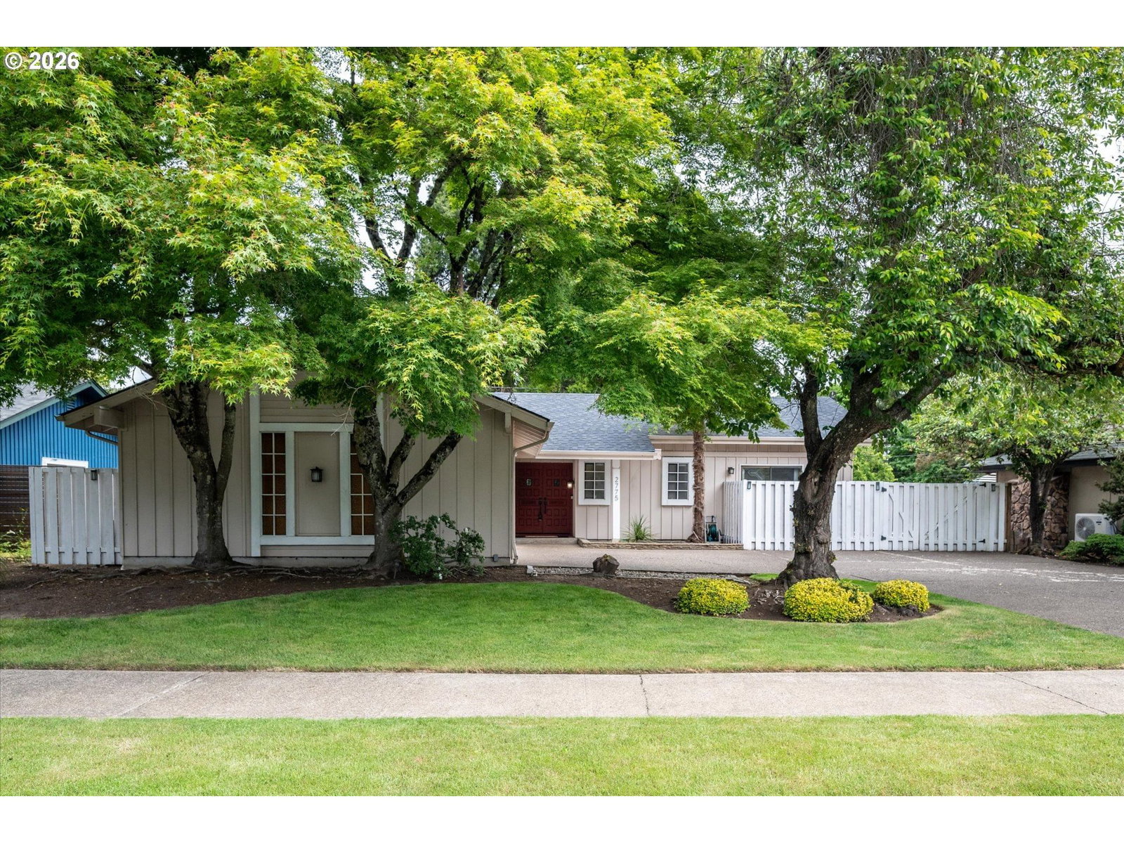 Listing photo 1 of 6