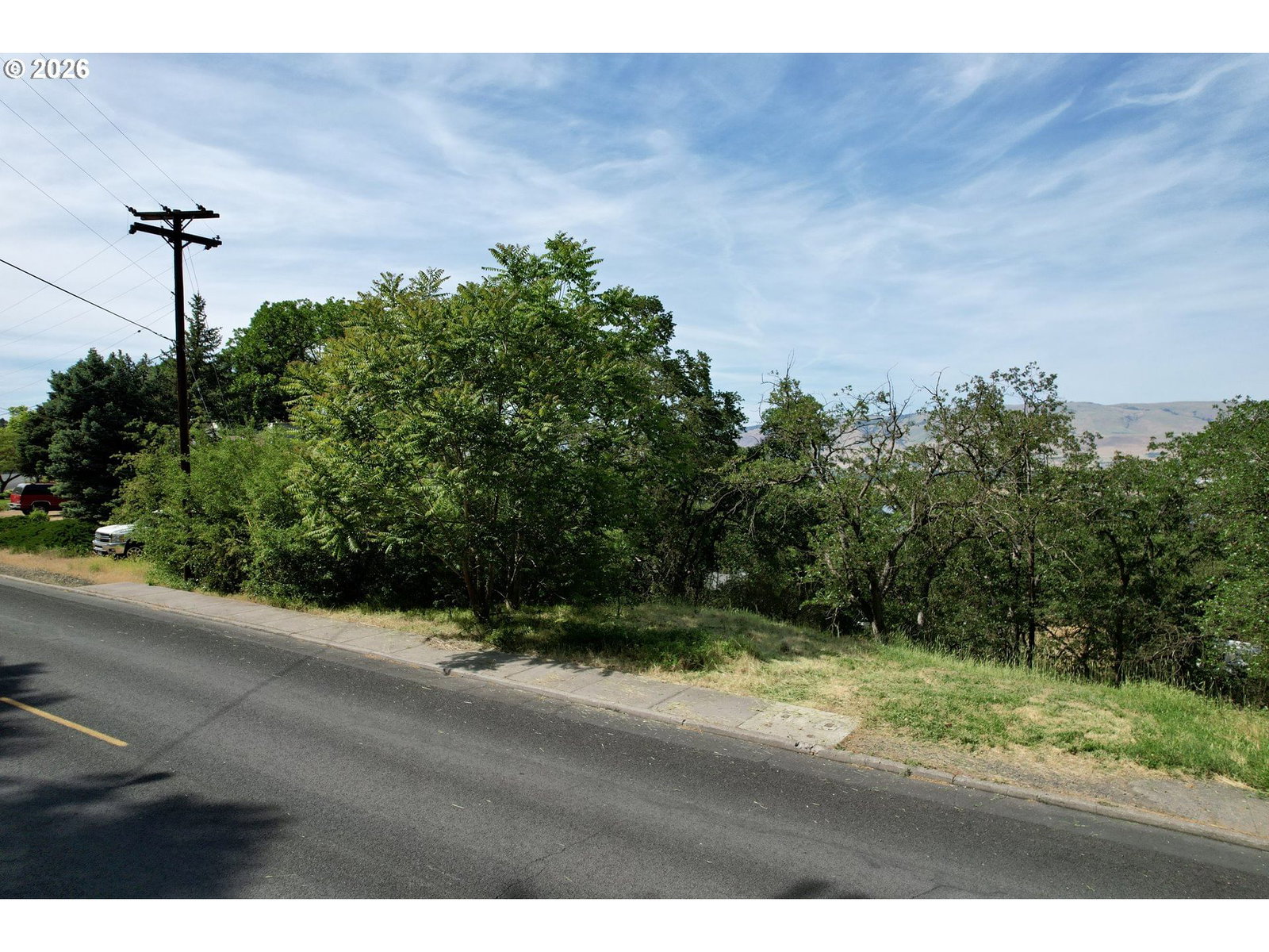 Listing photo 1 of 6