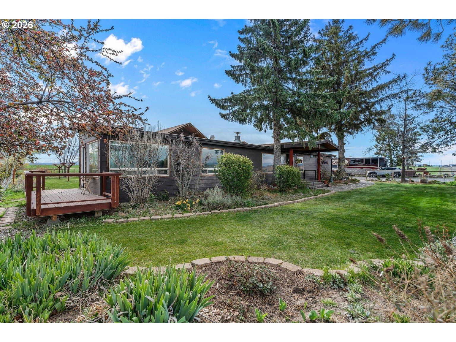 Listing photo 1 of 6