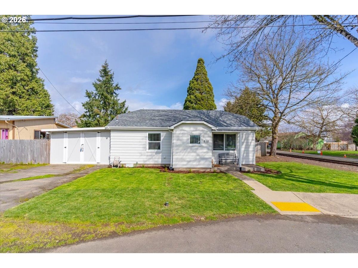 Listing photo 1 of 6