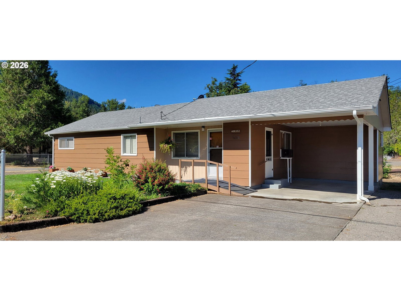 Primary listing photo, 76376 RIVER RD, Oakridge, OR, 97463