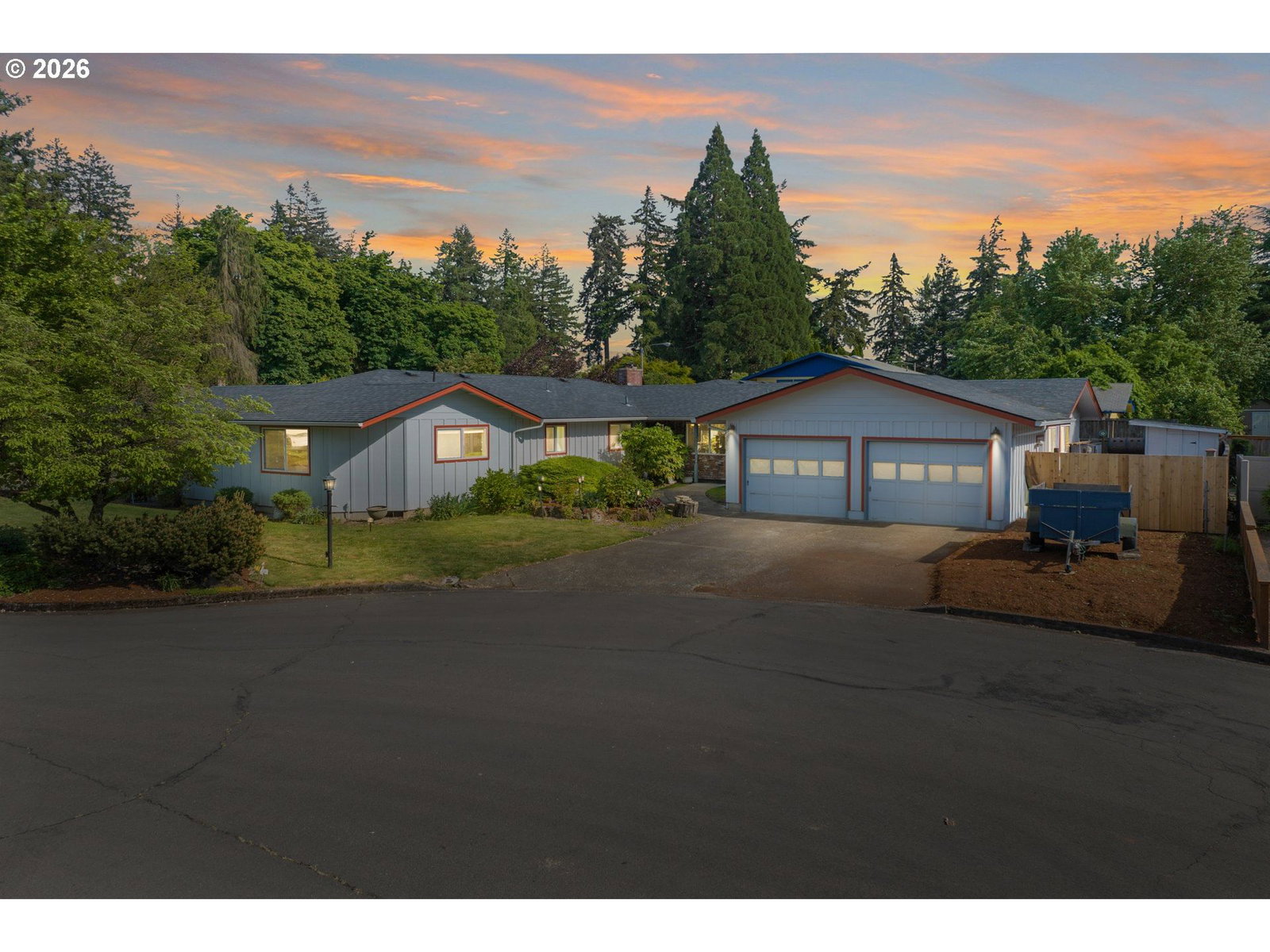 Listing photo 1 of 6