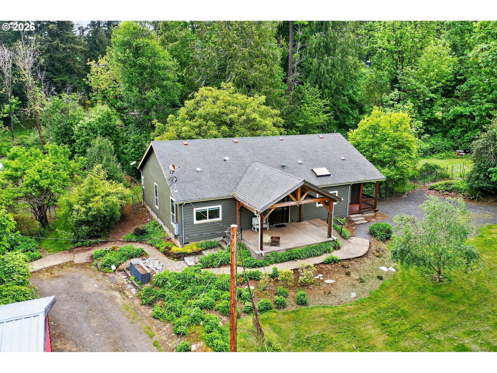 Listing photo 1 of 6