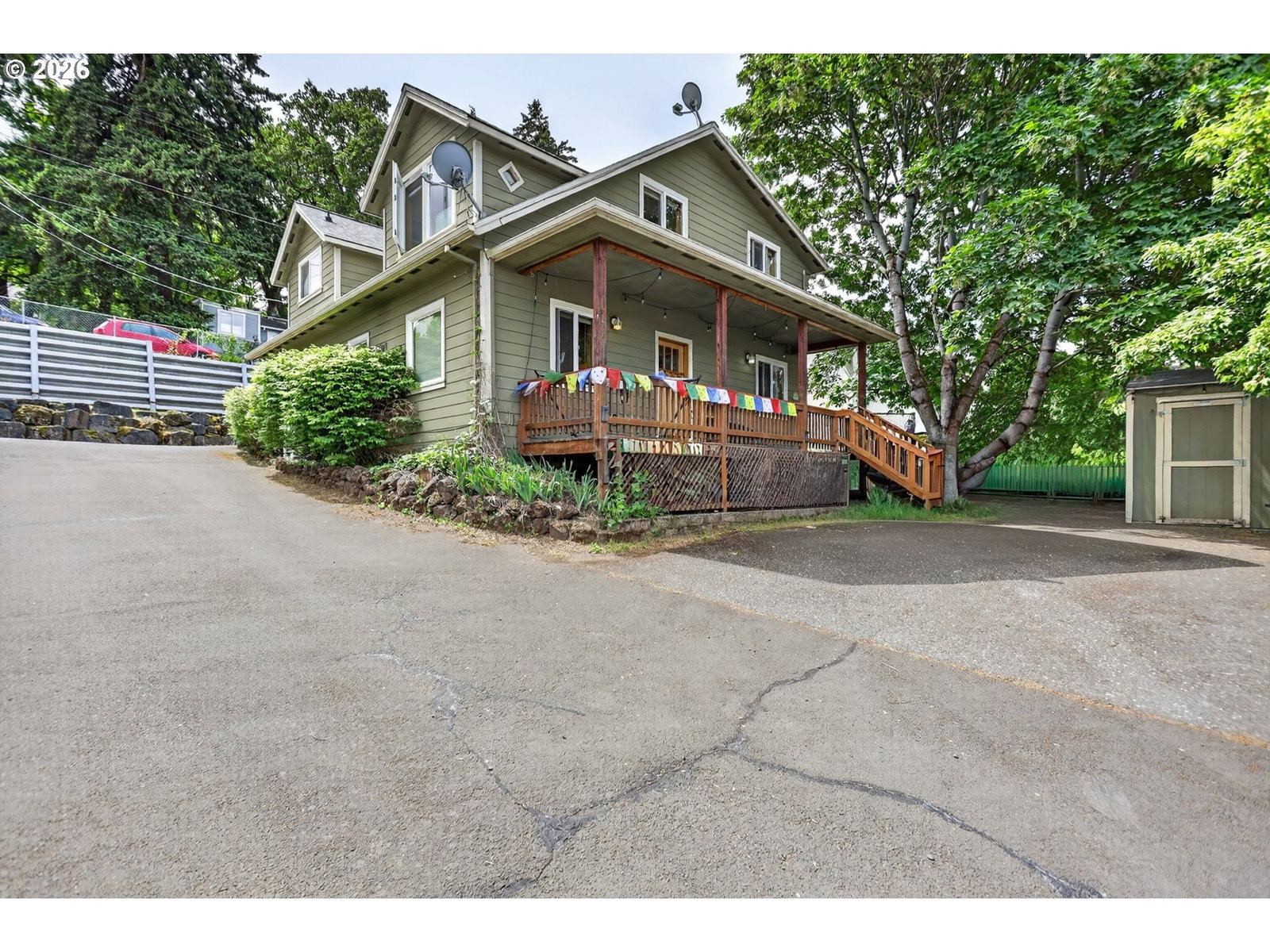 Listing photo 1 of 6