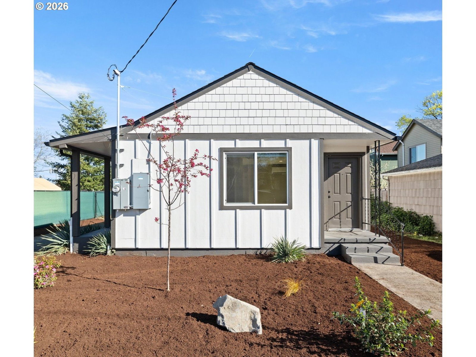 Listing photo 1 of 6