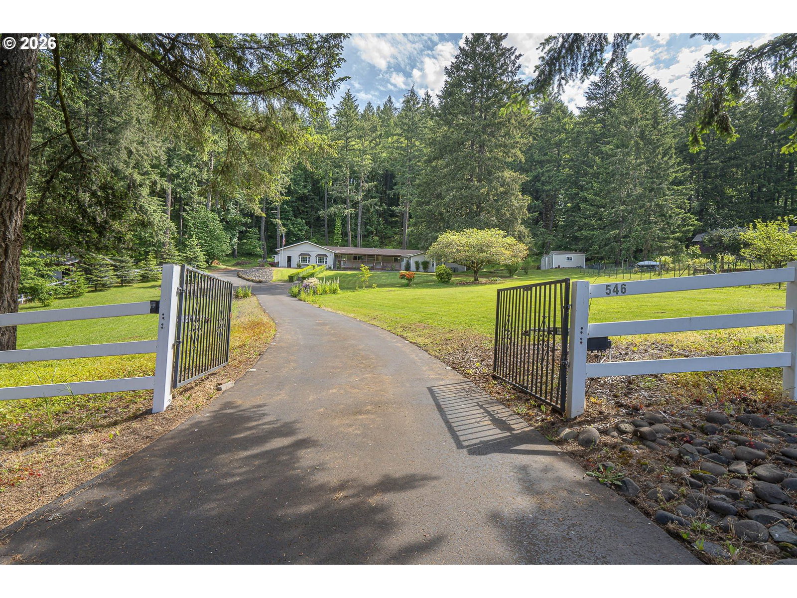 Listing photo 1 of 6